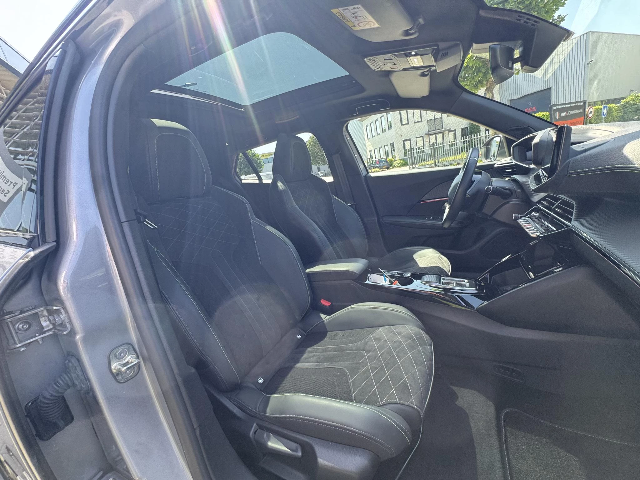 Peugeot-e-2008-image-15