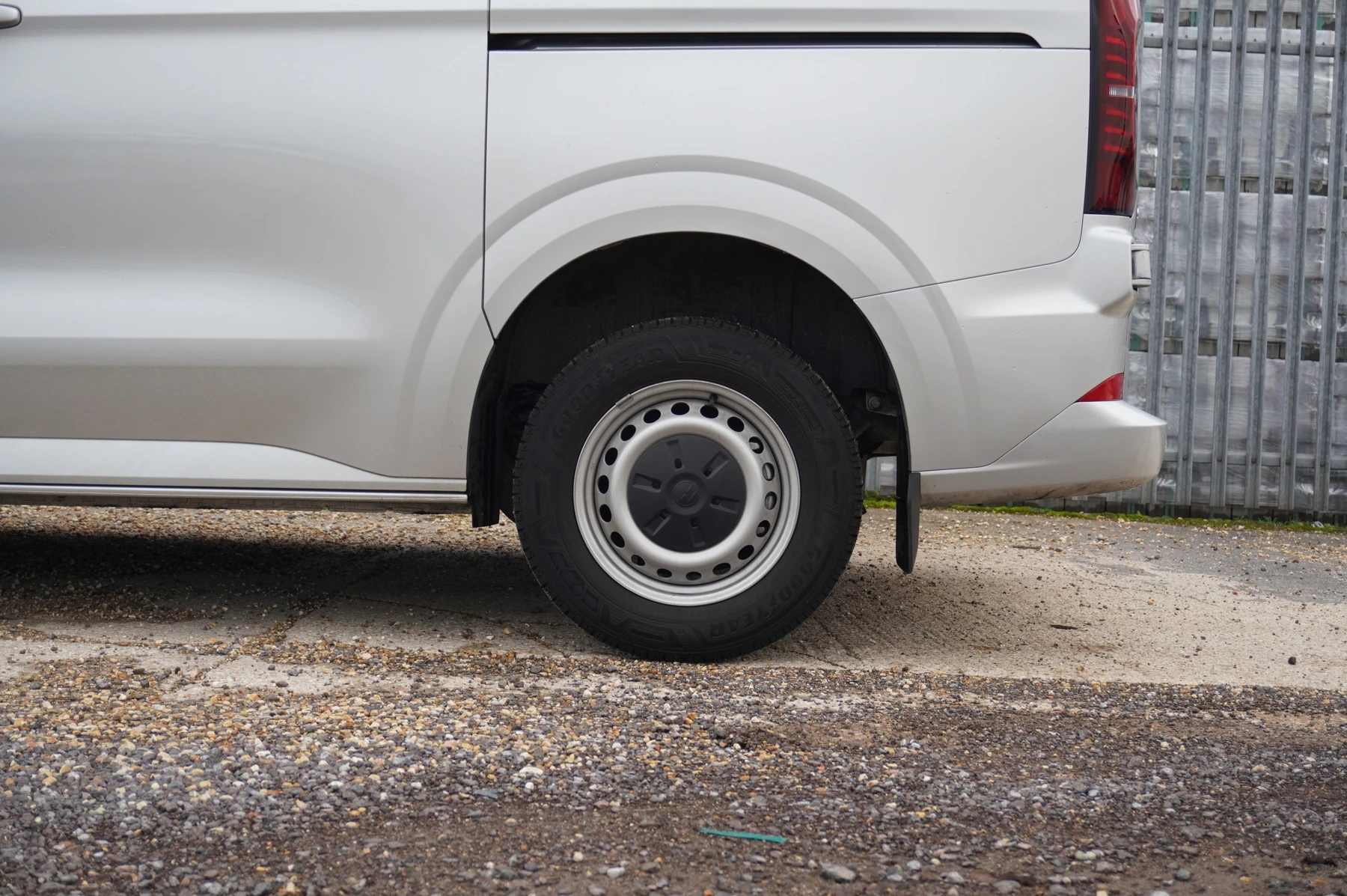 Volkswagen-Transporter-image-20
