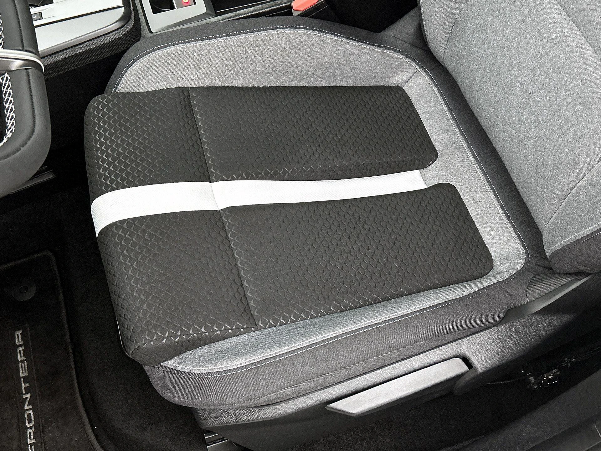 Opel-Frontera-image-13