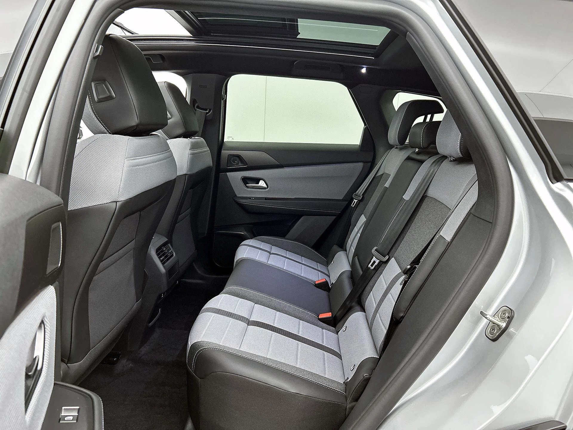 Opel-Grandland-image-23