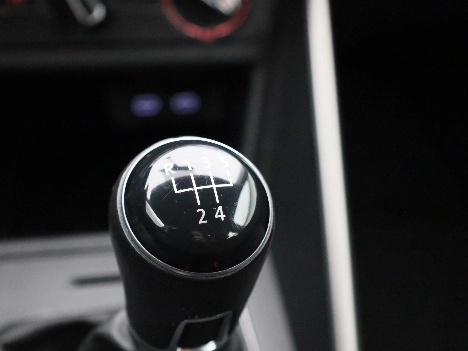 Volkswagen-Polo-image-22