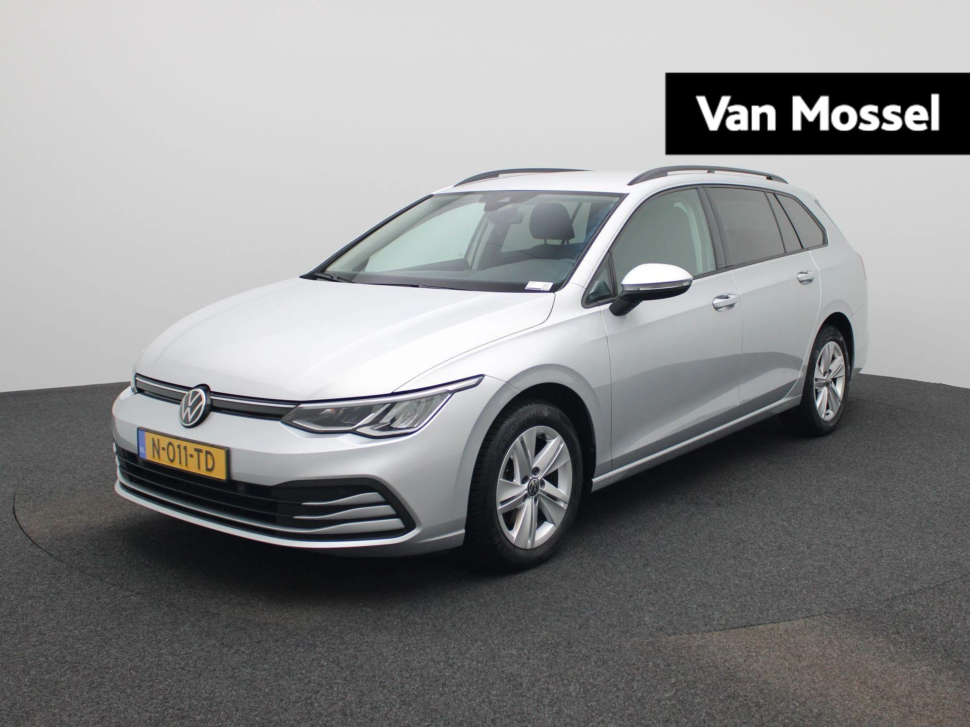 Volkswagen-Golf-image-0