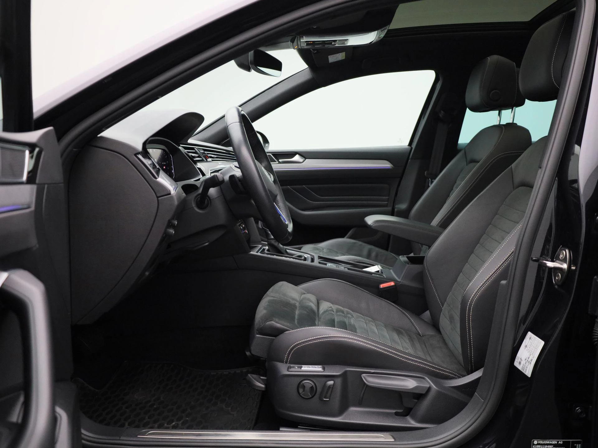 Volkswagen-Passat-image-10