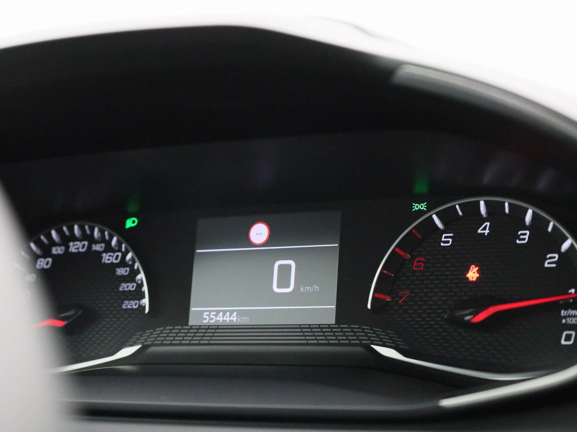 Peugeot-208-image-23