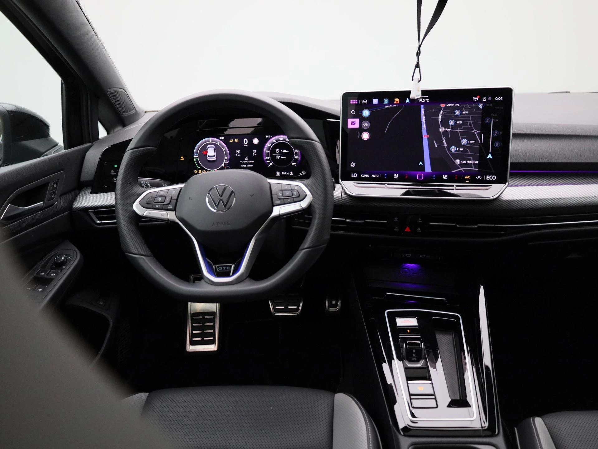 Volkswagen-Golf-image-6