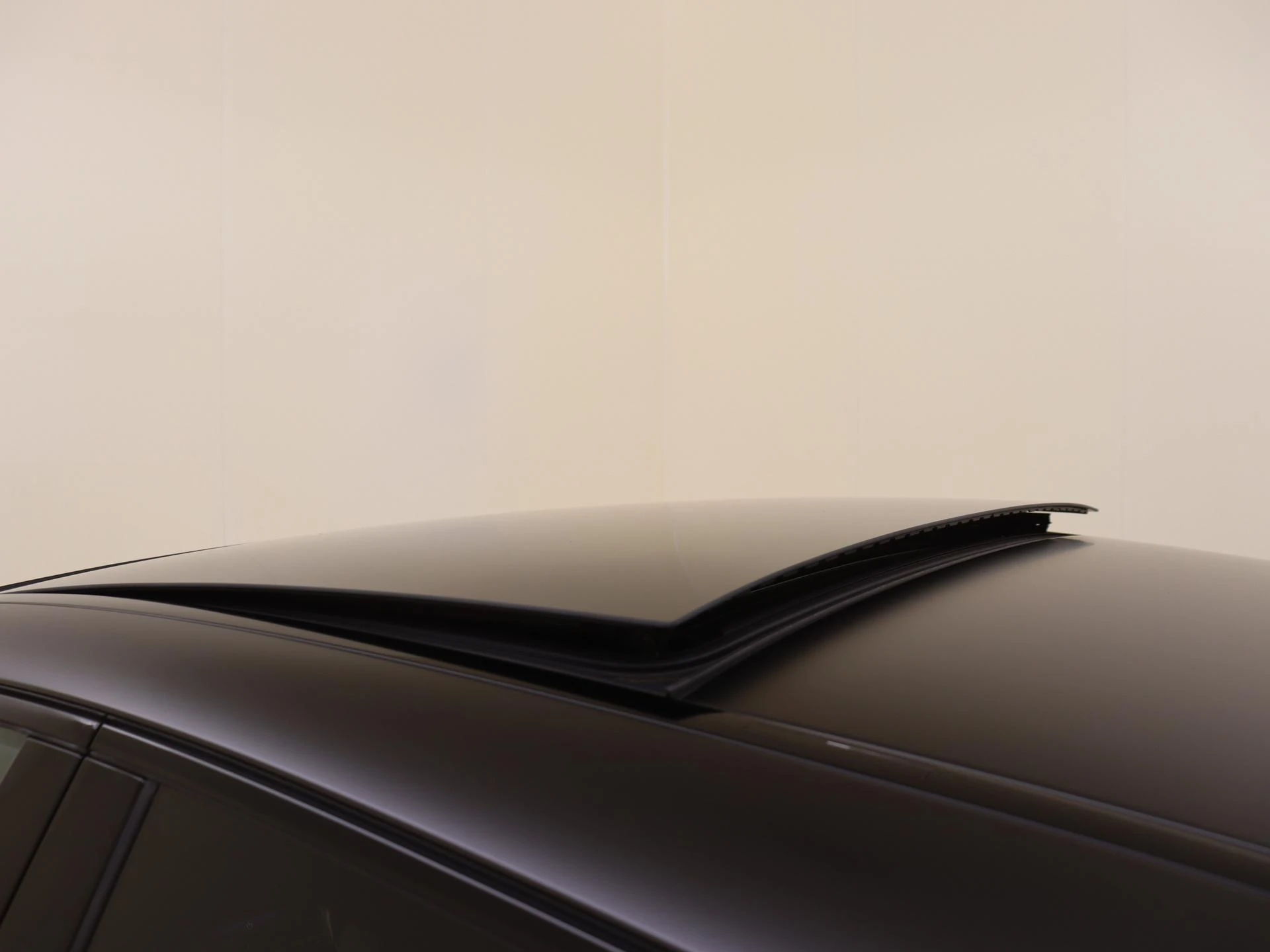 Mercedes-Benz-GLC-image-27