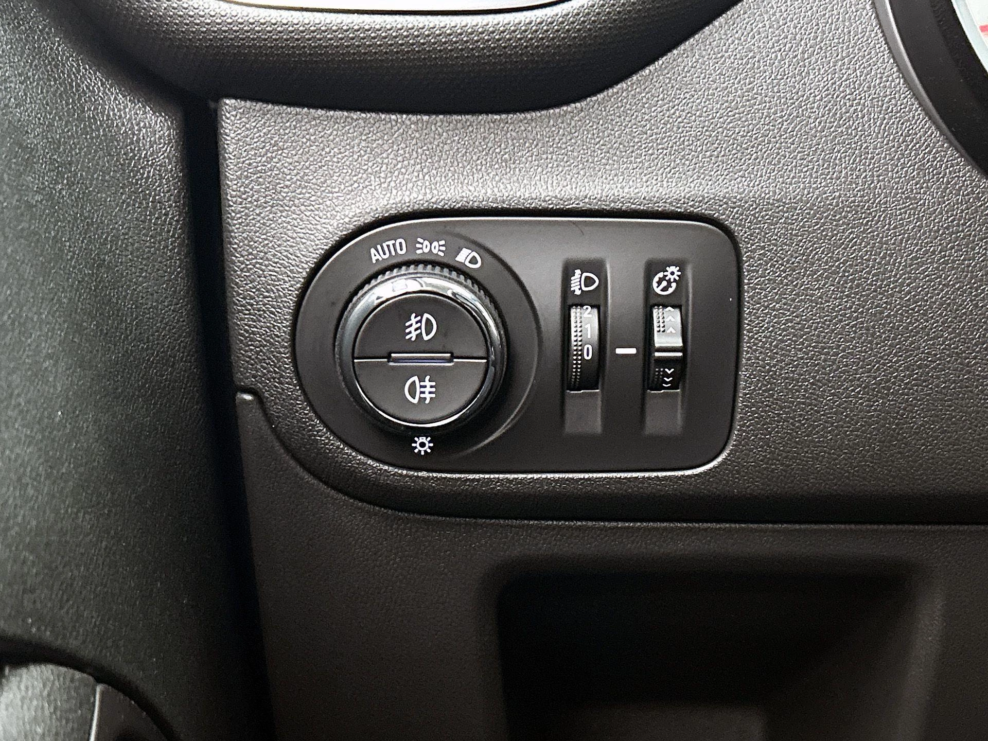 Opel-Crossland X-image-26