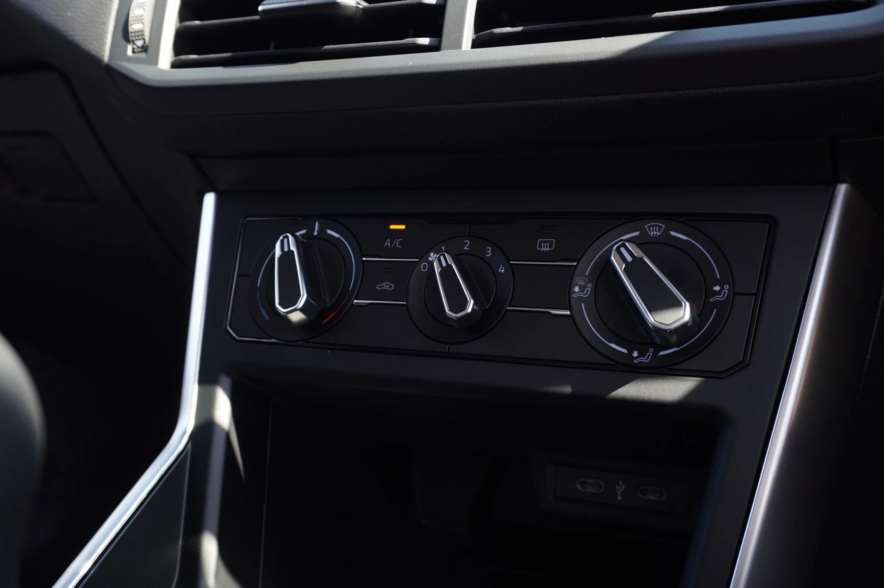 Volkswagen-Polo-image-30