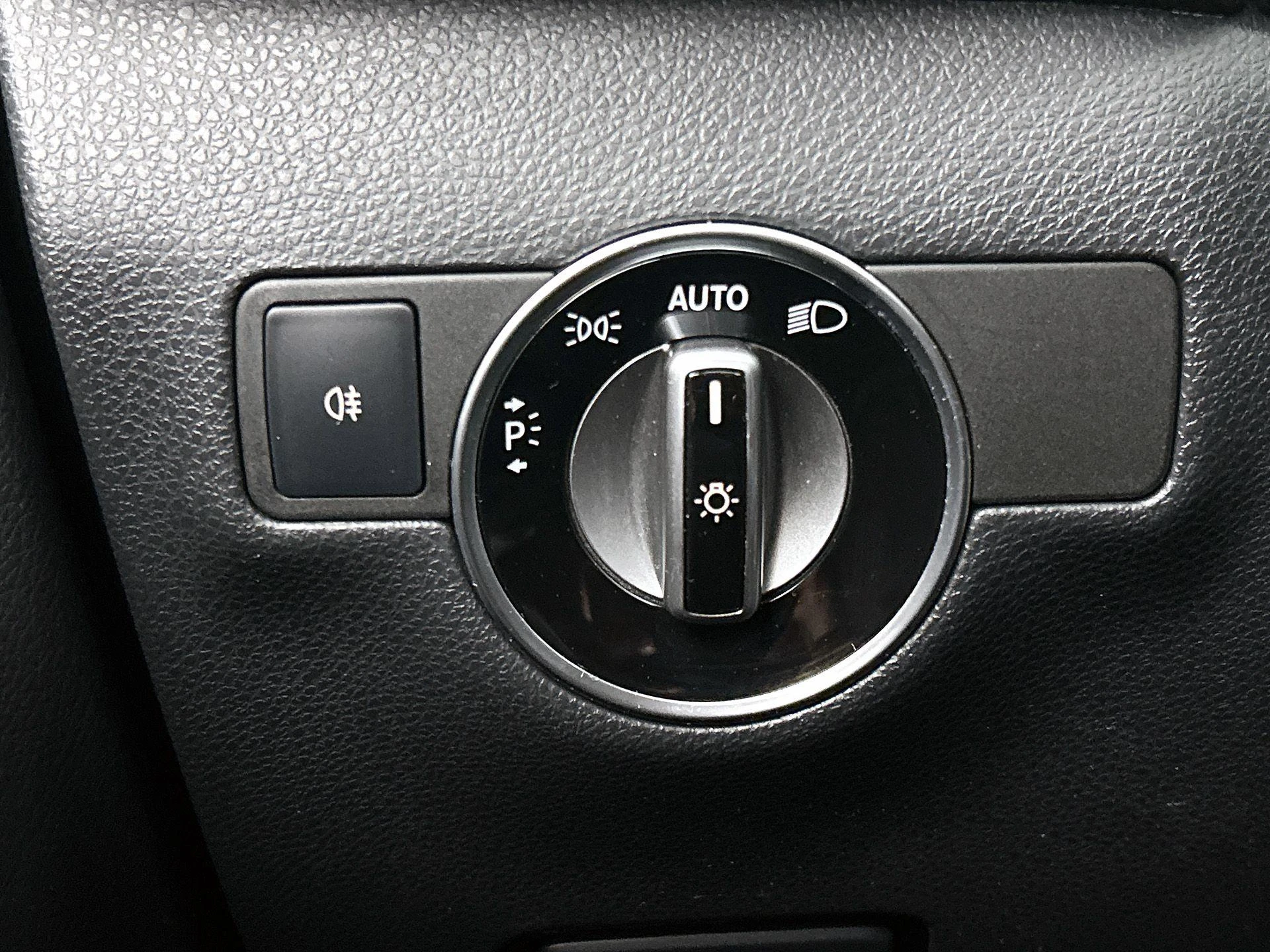 Mercedes-Benz-B-Klasse-image-16