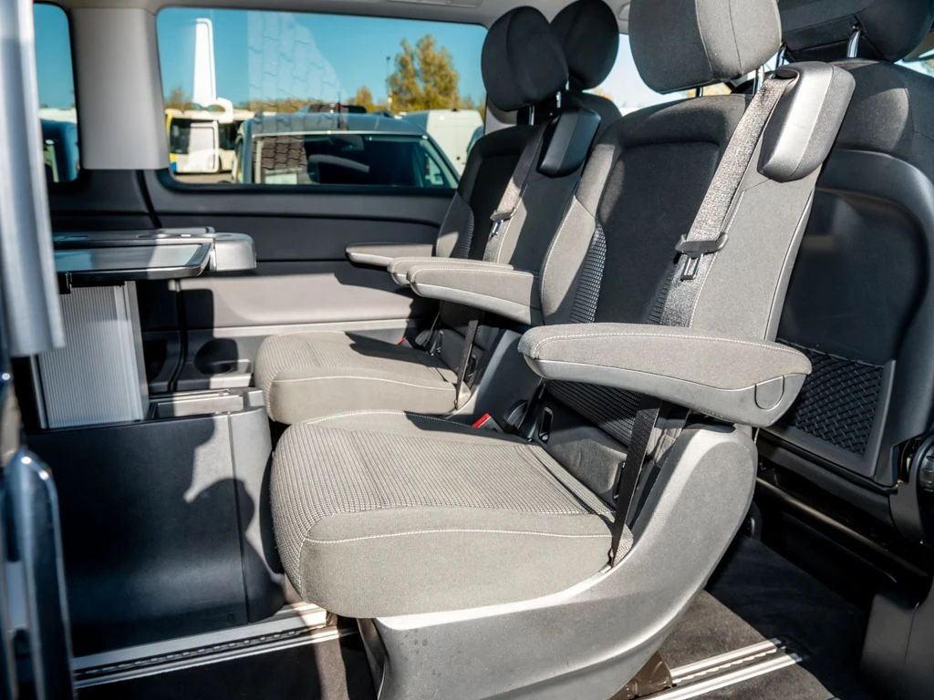Mercedes-Benz-V-Klasse 220-image-12