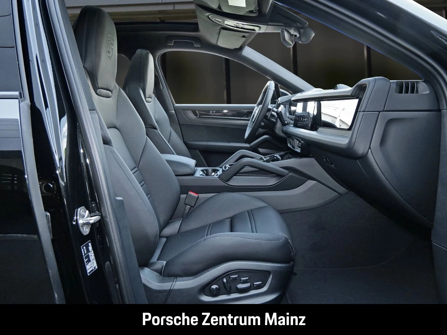 Porsche Cayenne E-Hybrid Coupe Black Edition InnoDrive black edition