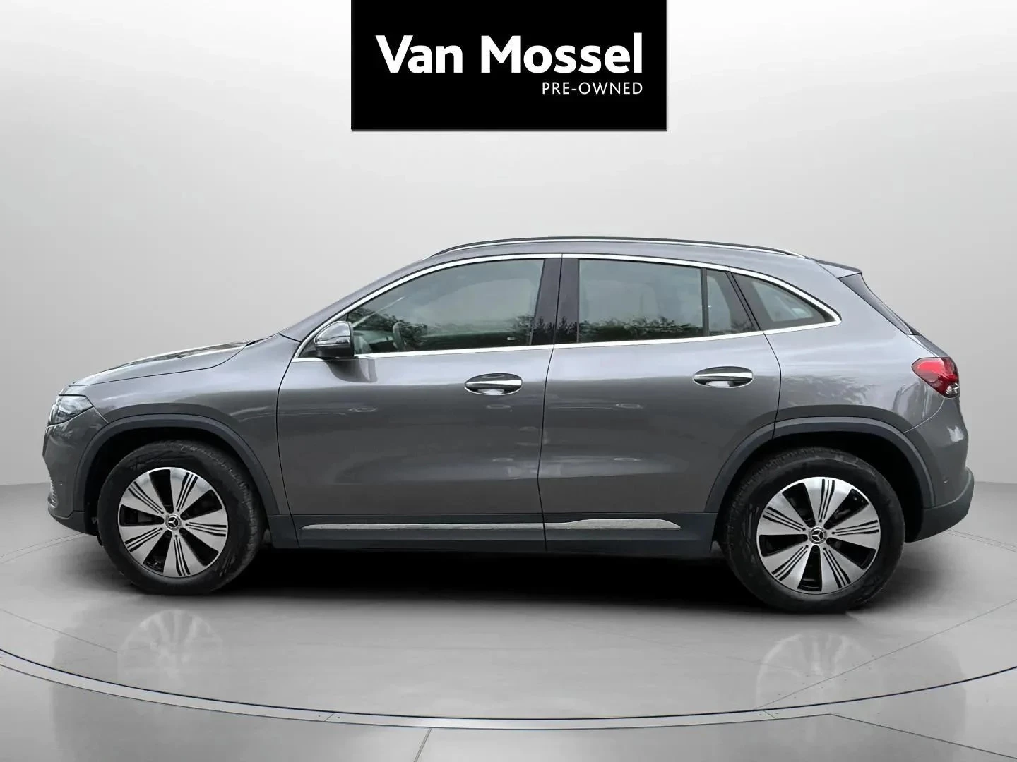 Mercedes-Benz-EQA-image-7