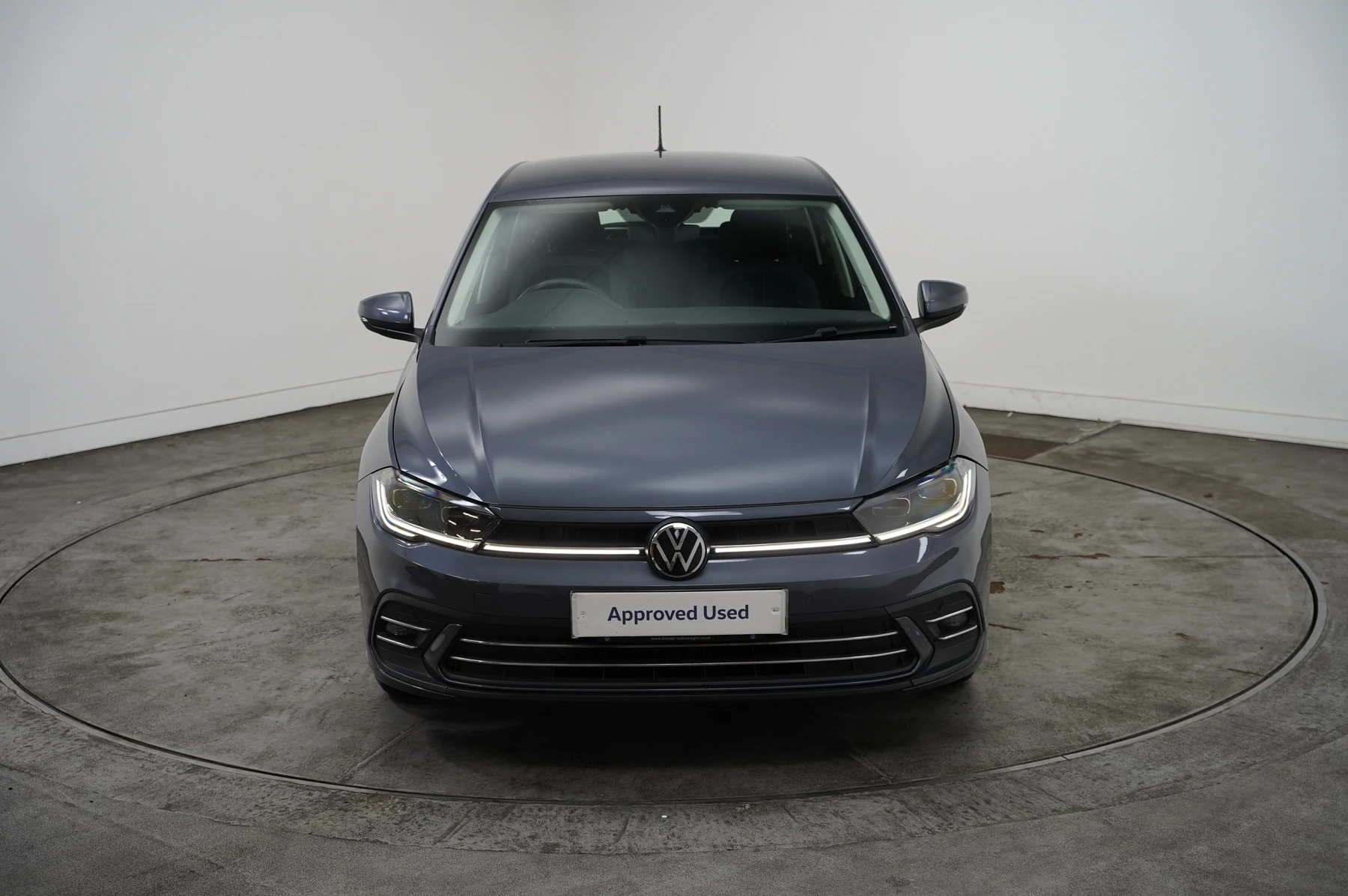 Volkswagen-Polo-image-13