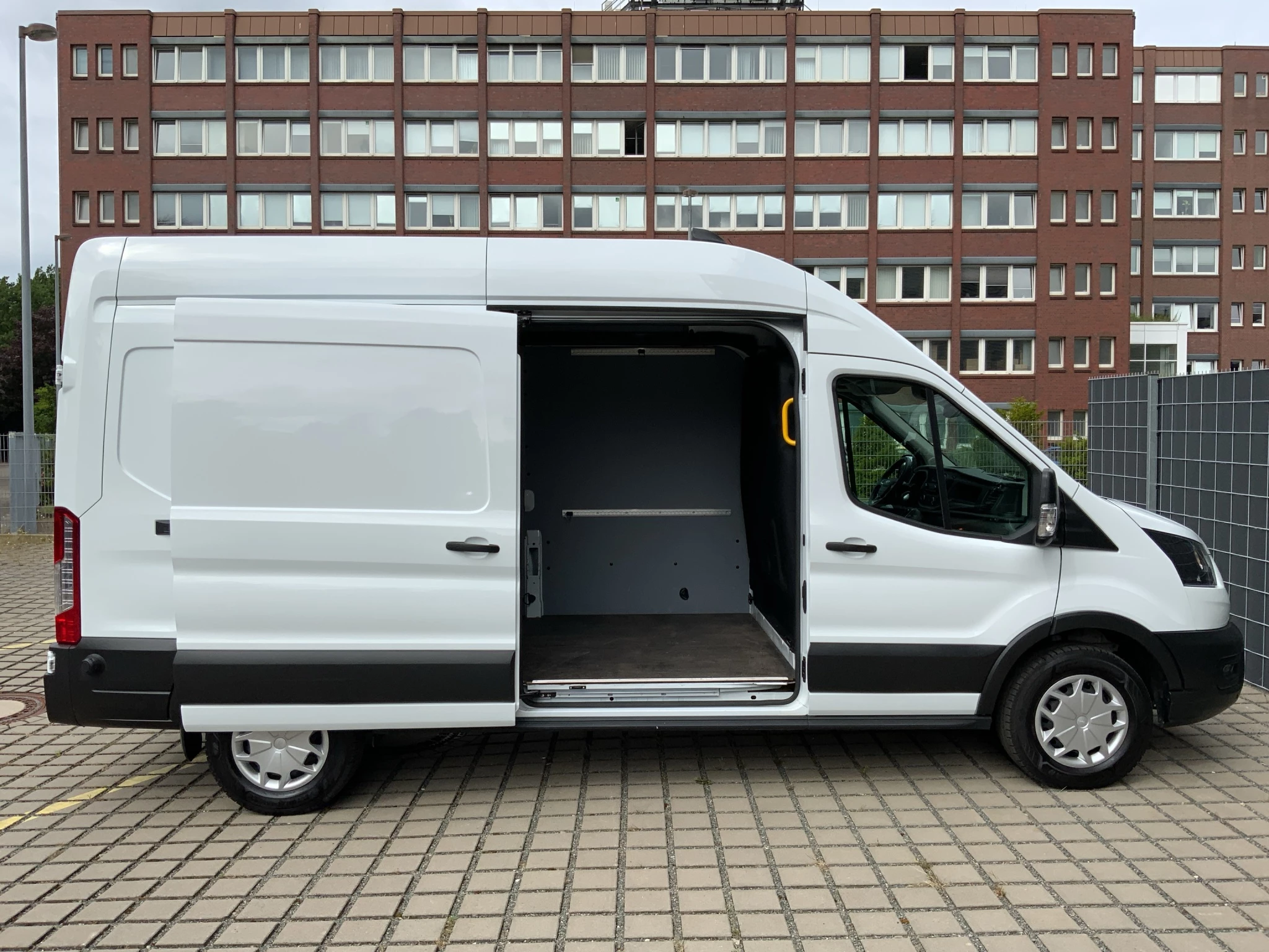 Ford-Transit-image-18