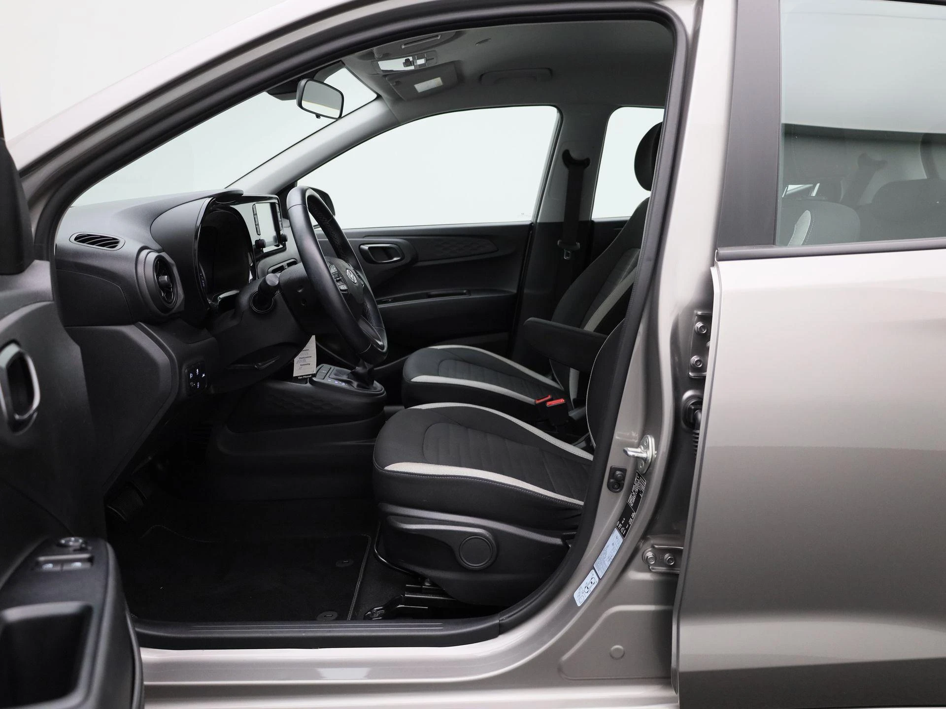 Hyundai-i10-image-9