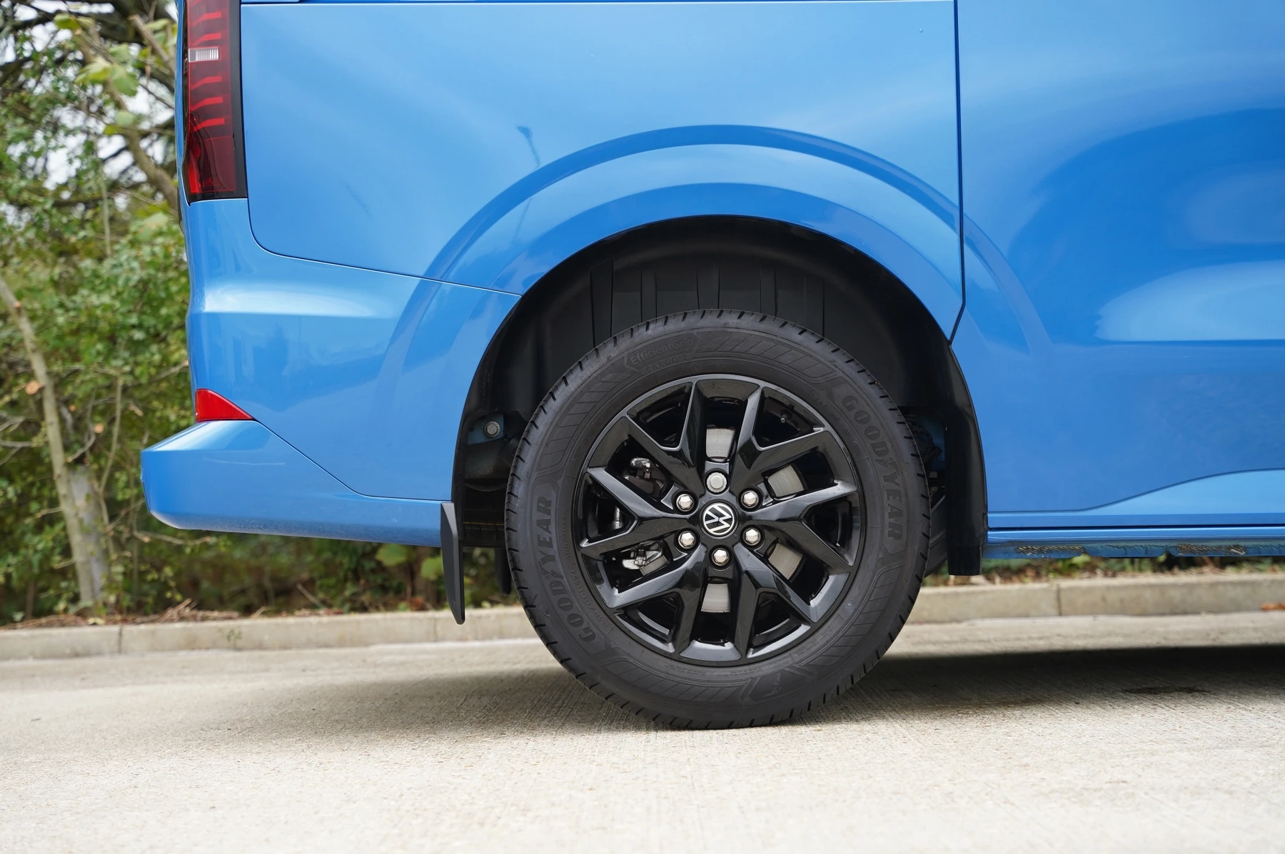 Volkswagen-Transporter-image-30