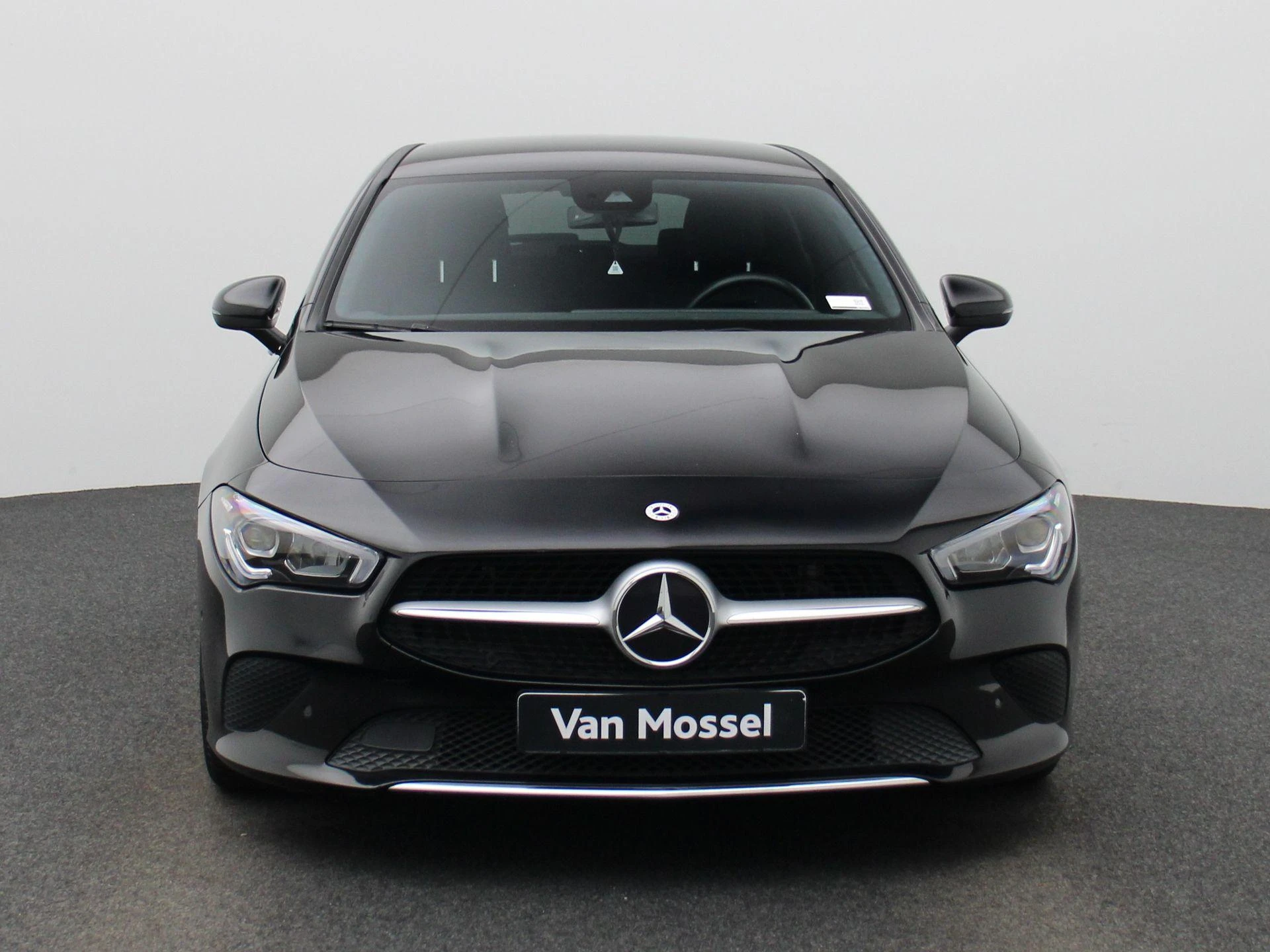 Mercedes-Benz-CLA-image-2