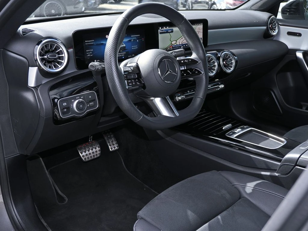 Mercedes-Benz-A-Klasse 200-image-8