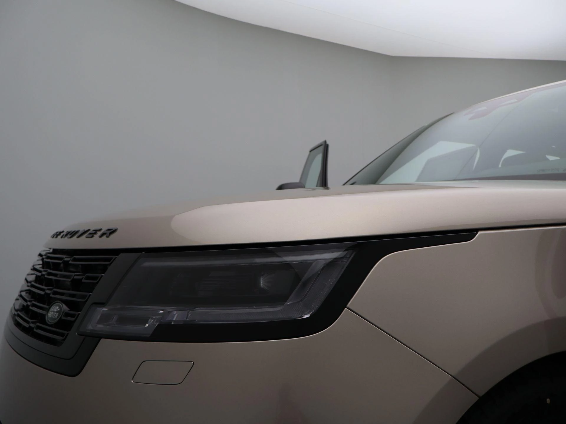 Land Rover-Range Rover-image-14