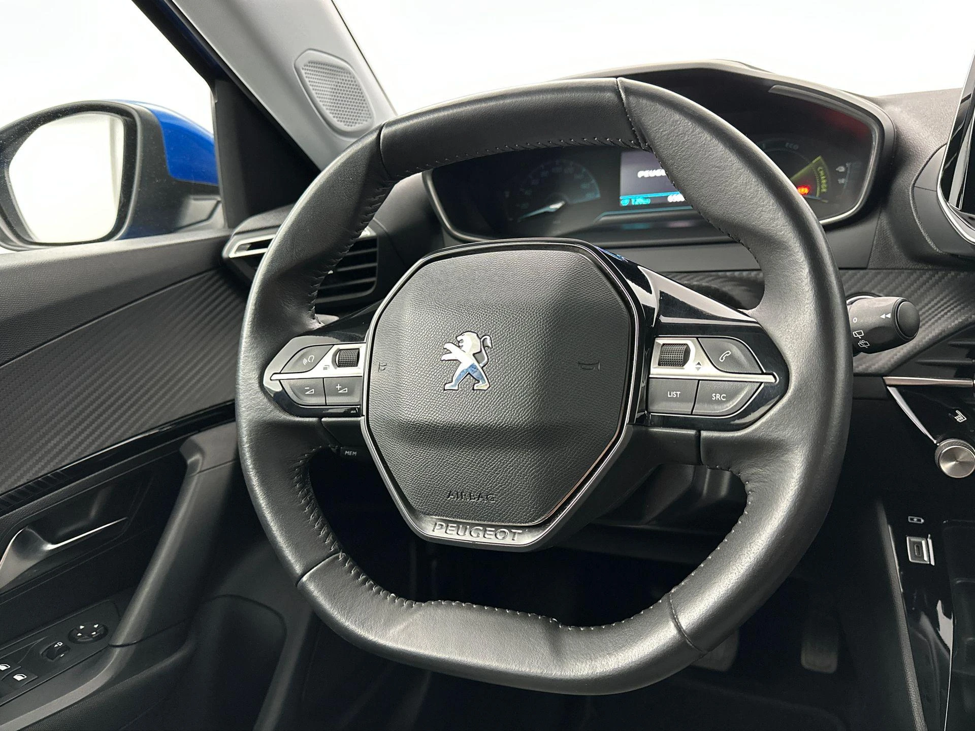 Peugeot-e-2008-image-21