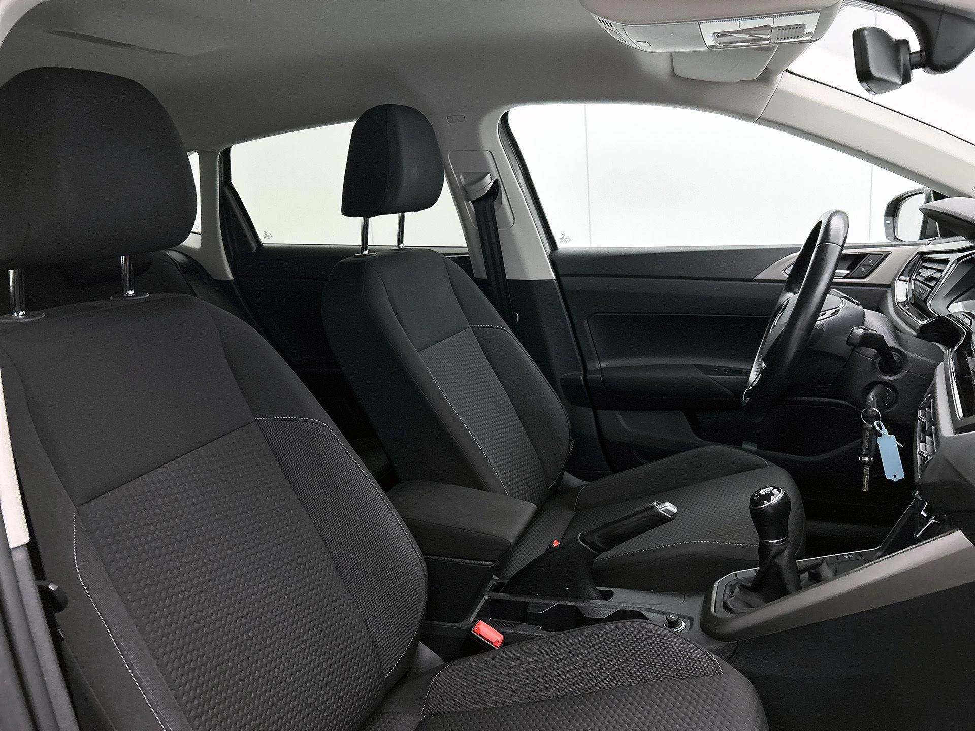 Volkswagen-Polo-image-35