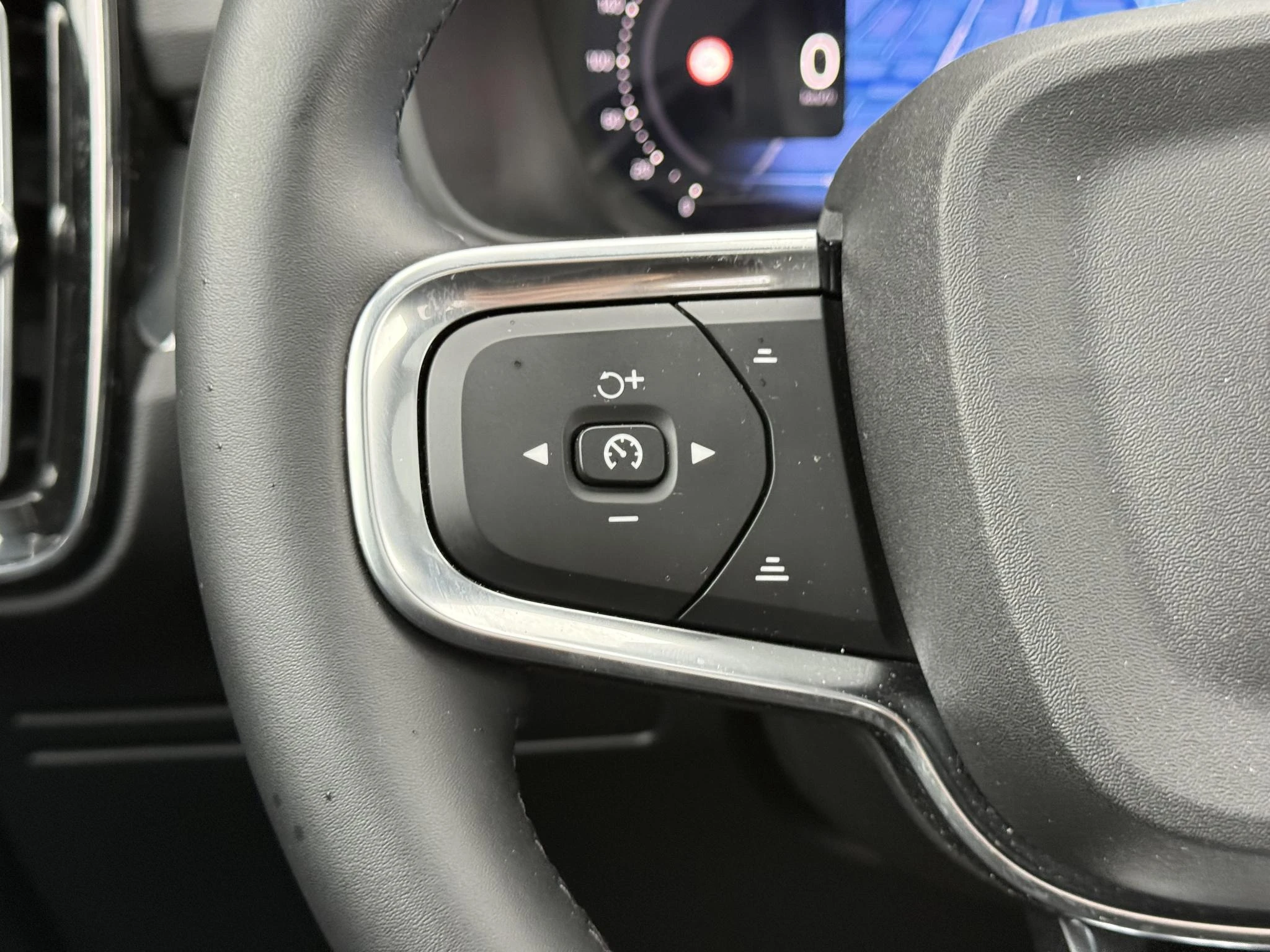 Volvo-XC40-image-24