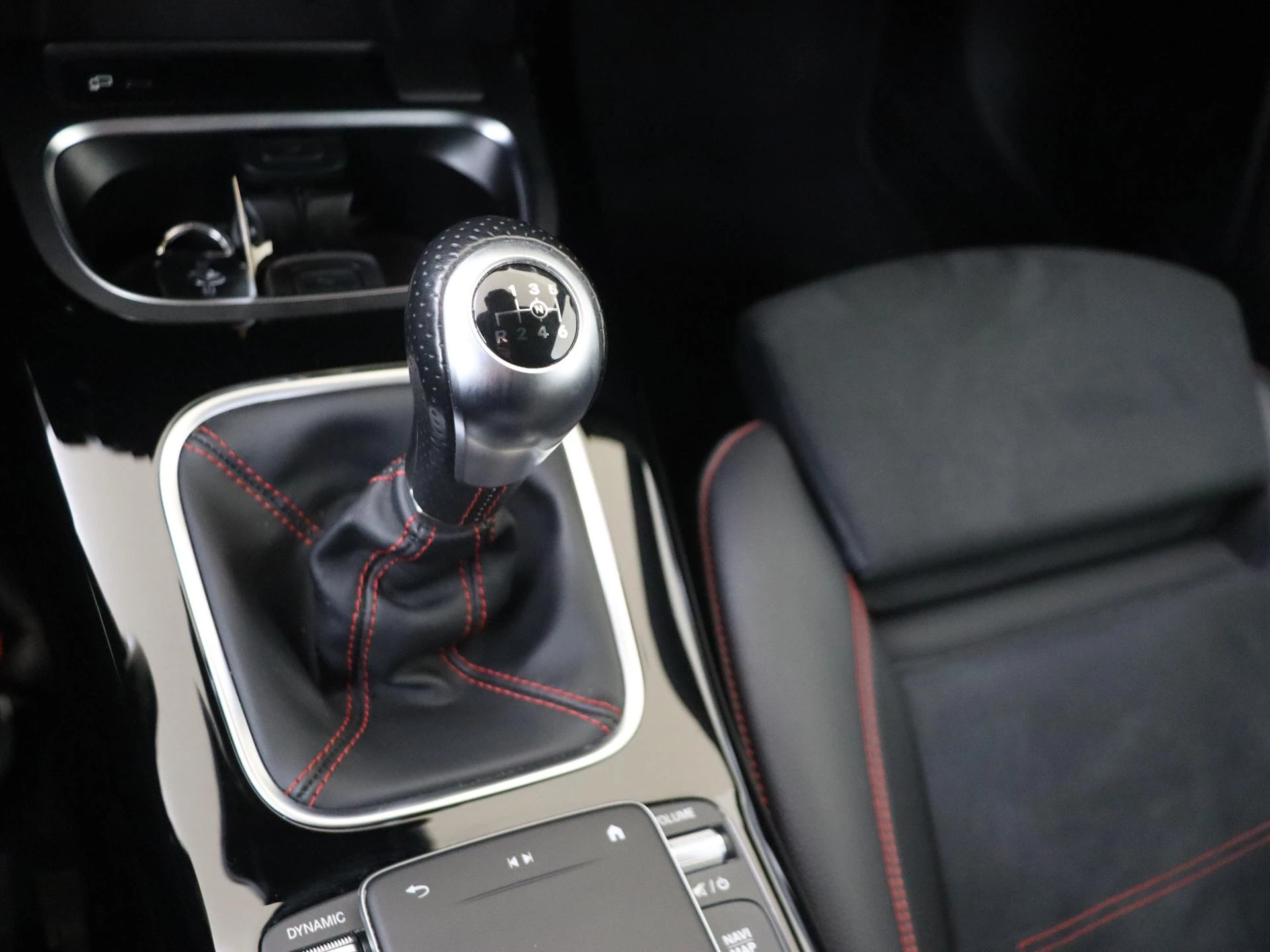 Mercedes-Benz-A-Klasse-image-14