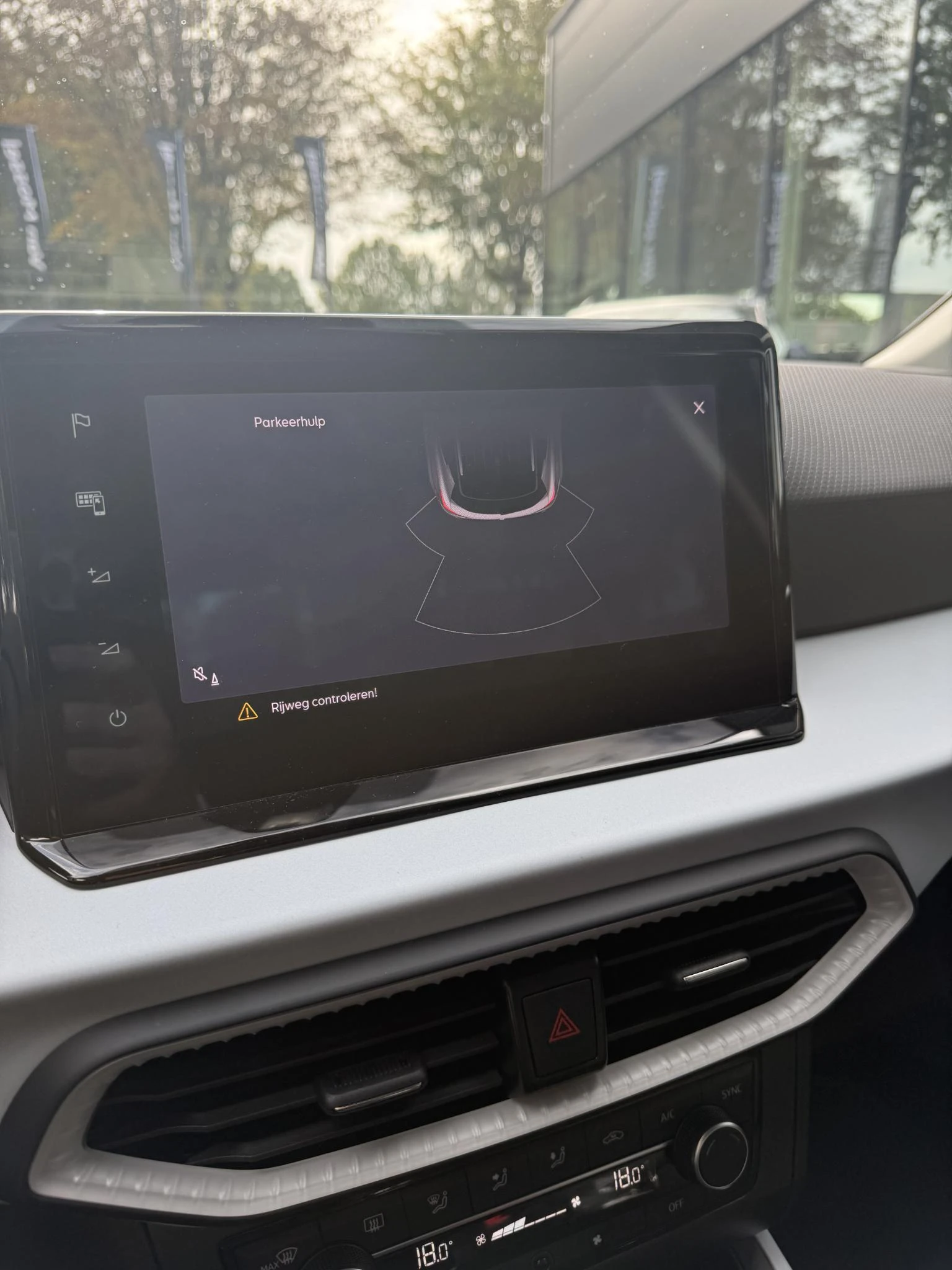 SEAT-Arona-image-3