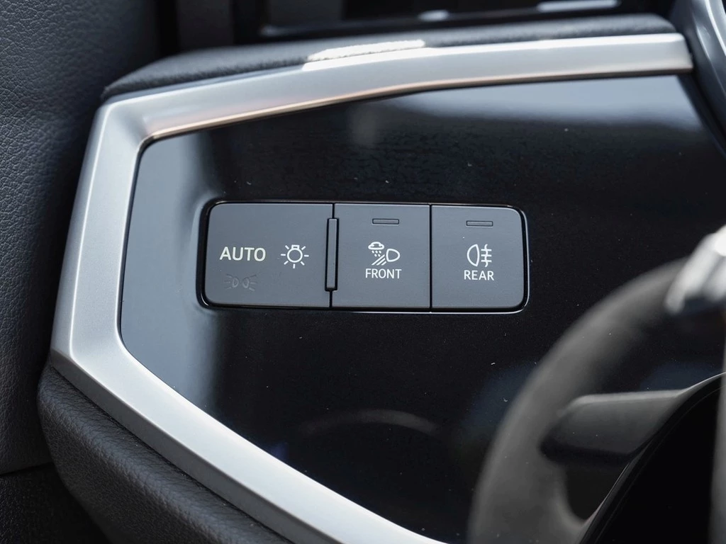 Audi-RSQ3-image-19