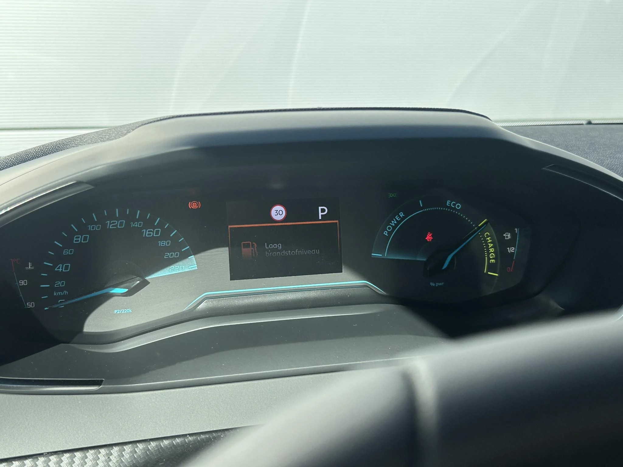Peugeot-2008-image-10
