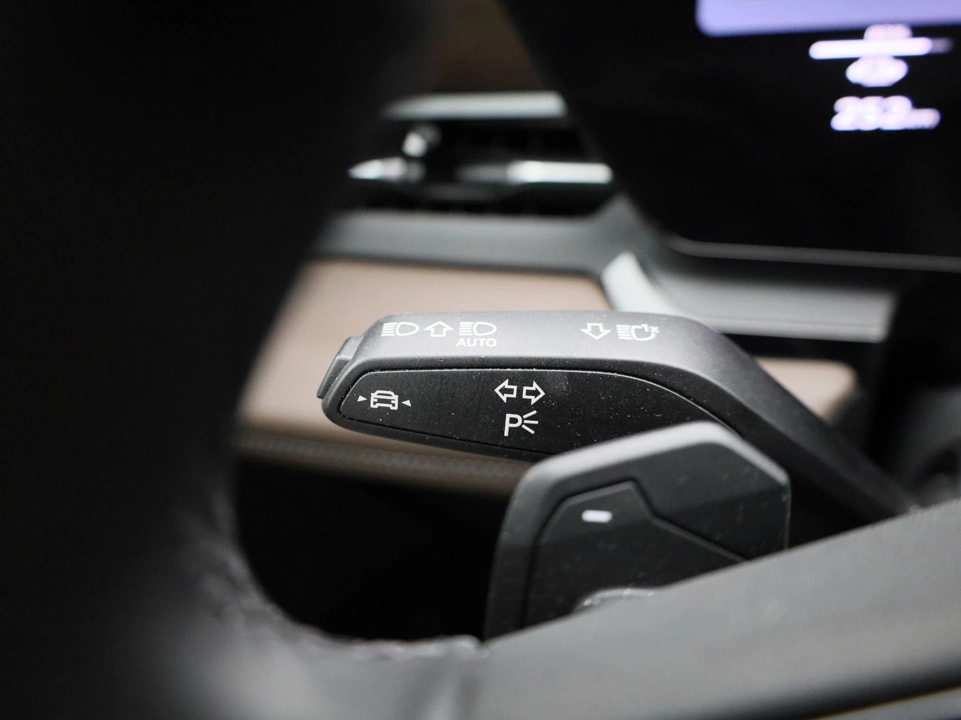 Audi-Q6 e-tron-image-22