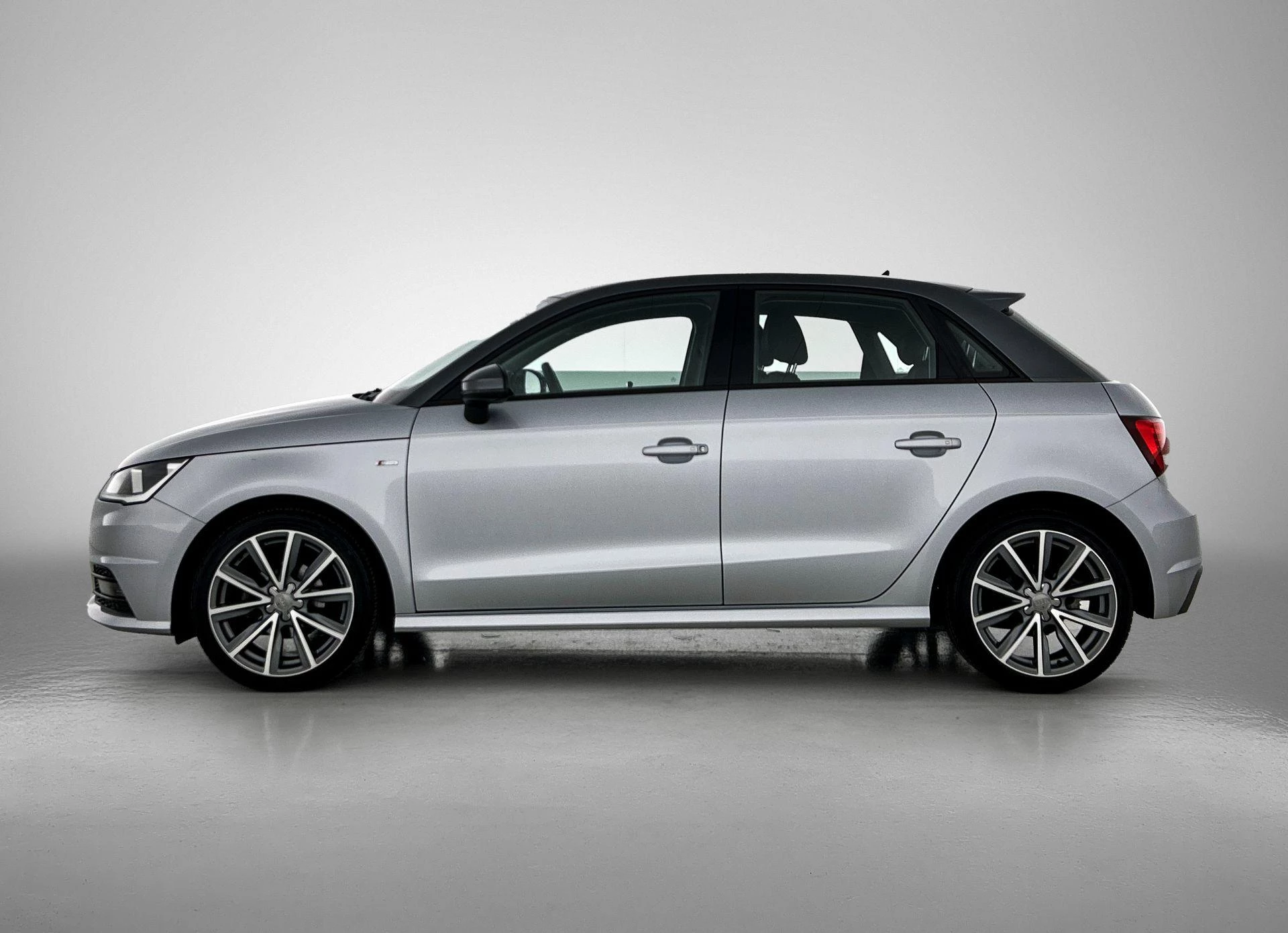 Audi-A1 Sportback-image-2