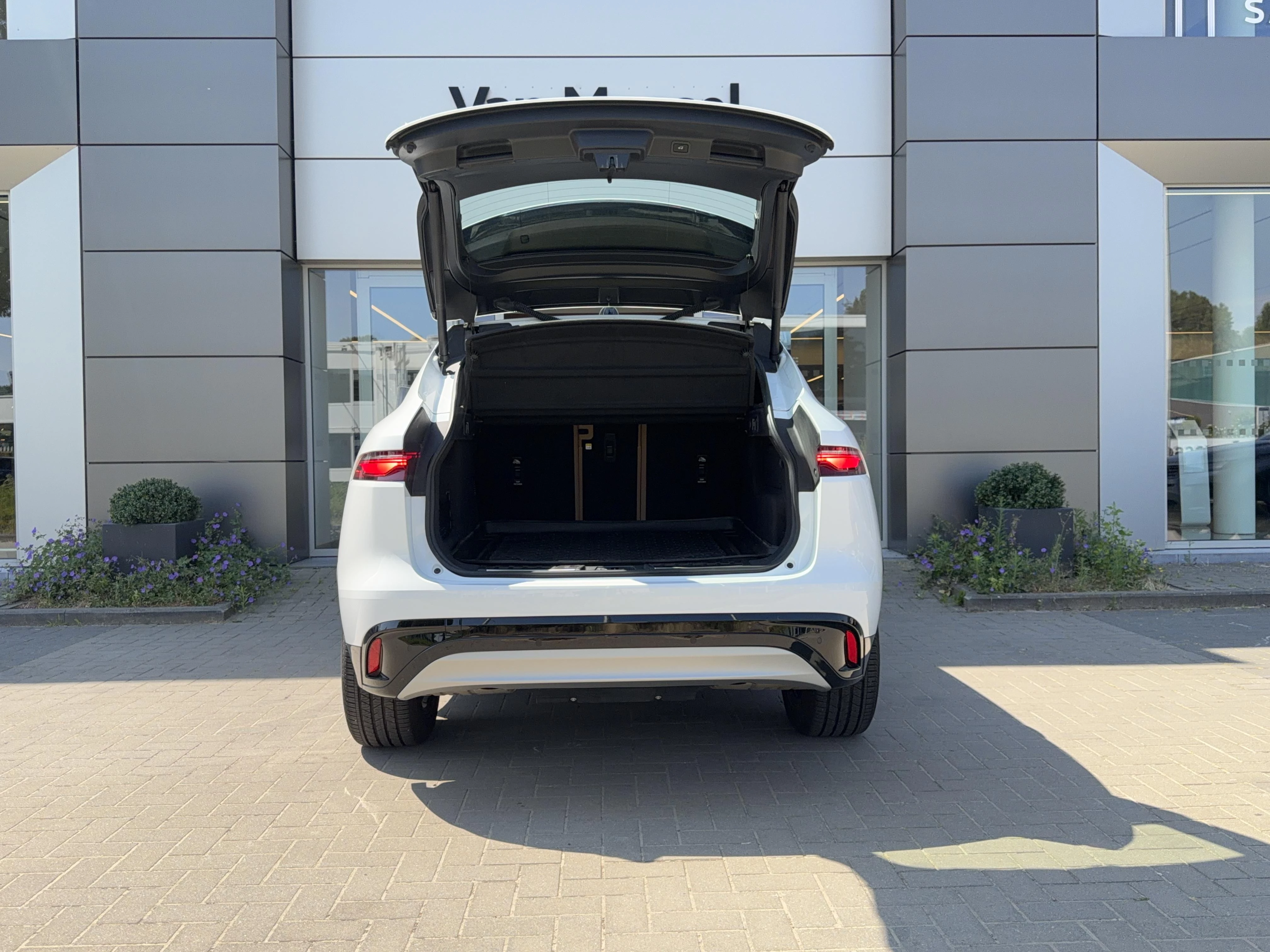 Jaguar F-PACE P250 SE AWD Auto. 22MY