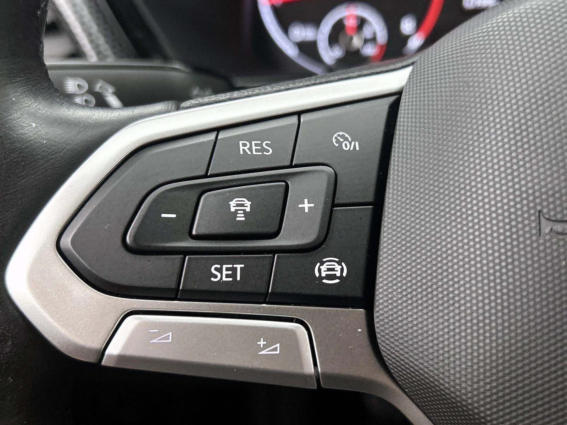 Volkswagen-T-Cross-image-5