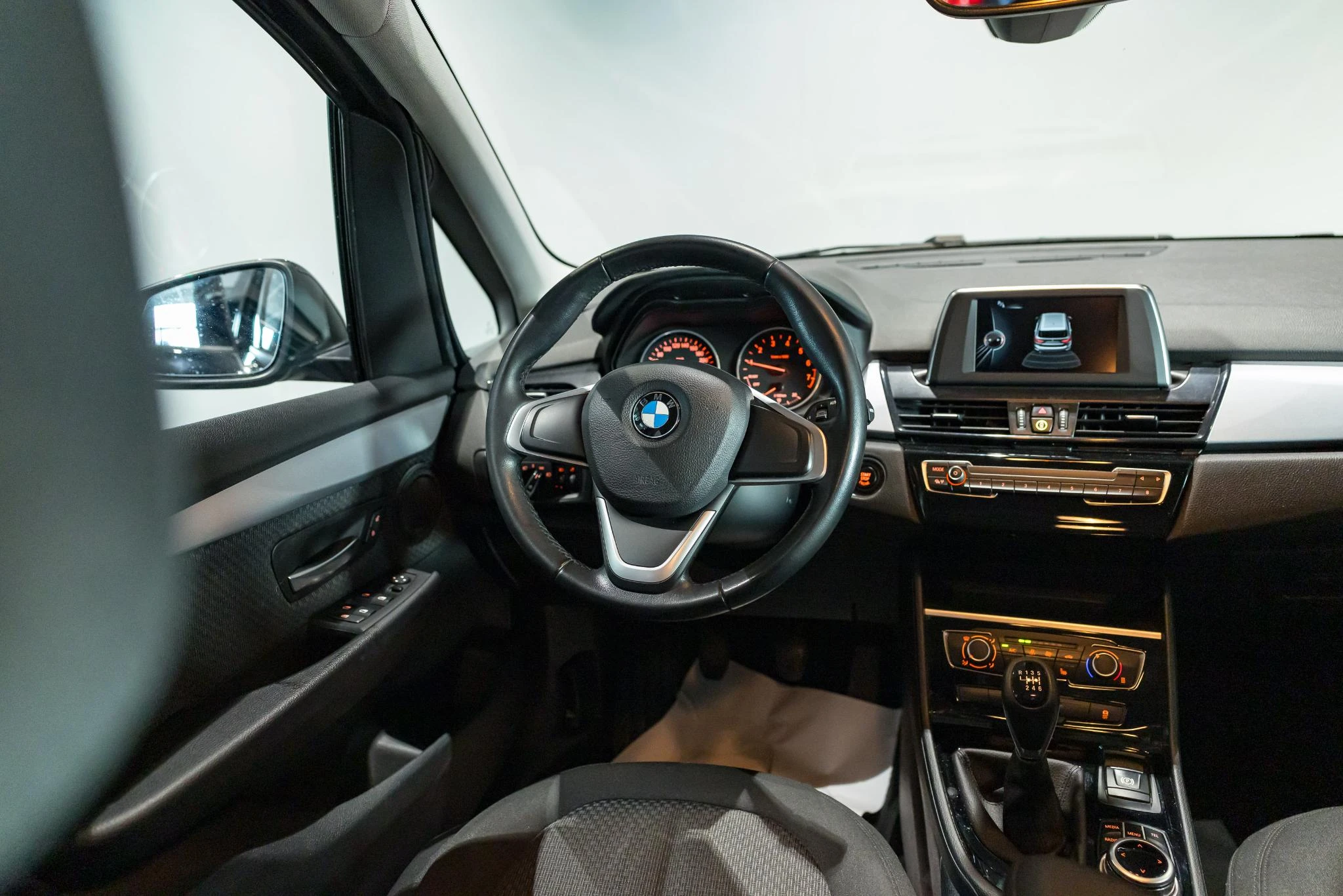 BMW-2 Reeks-image-12