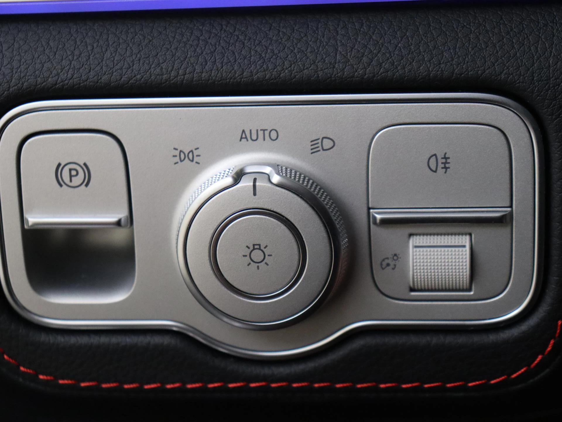 Mercedes-Benz-GLE-image-37
