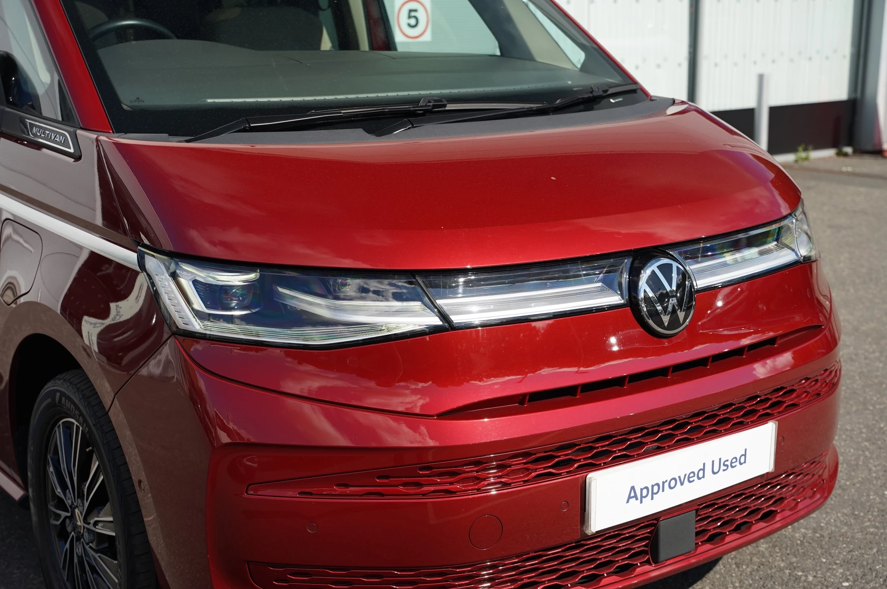 Volkswagen-Multivan-image-35