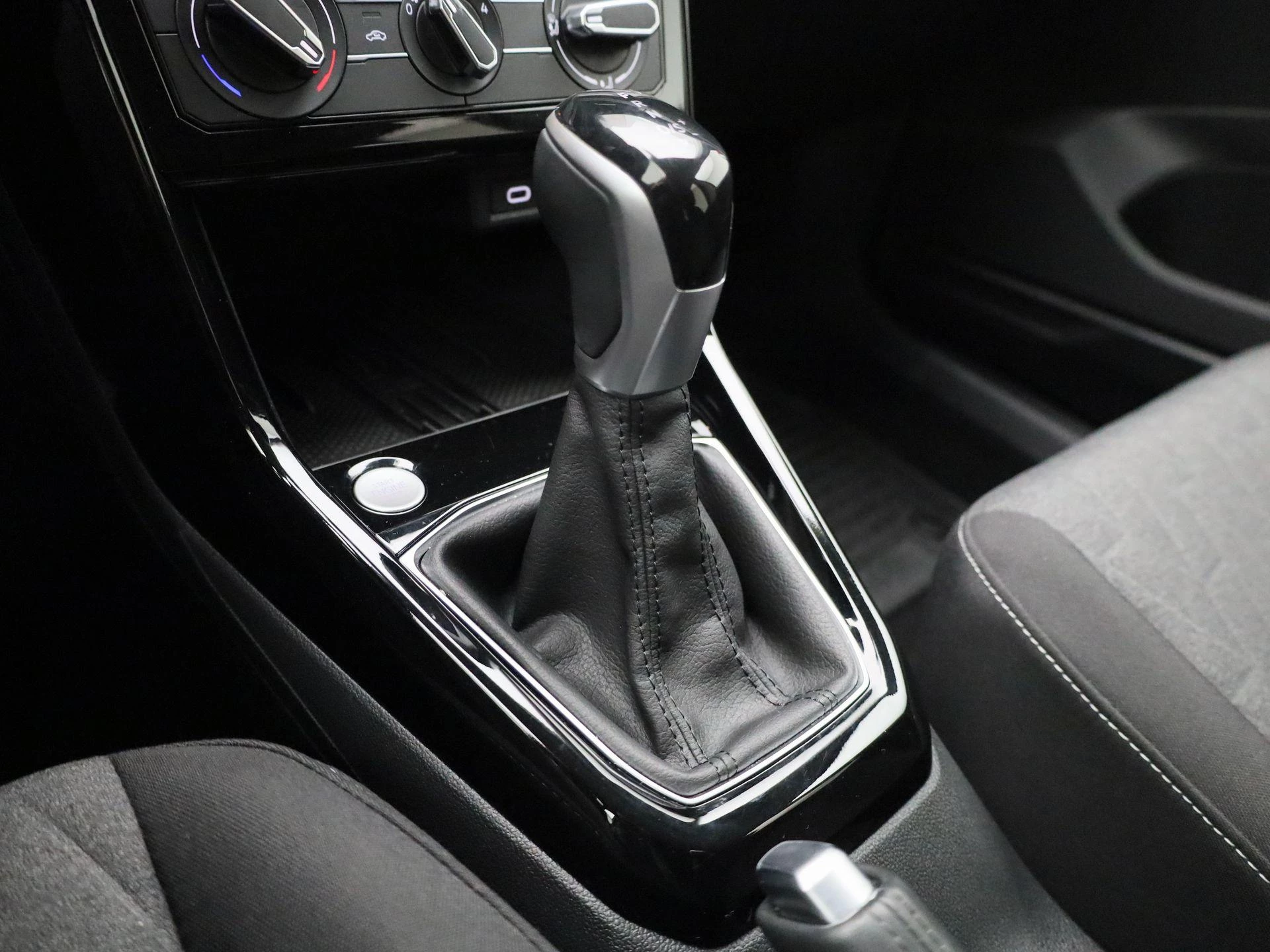 Volkswagen-T-Cross-image-16