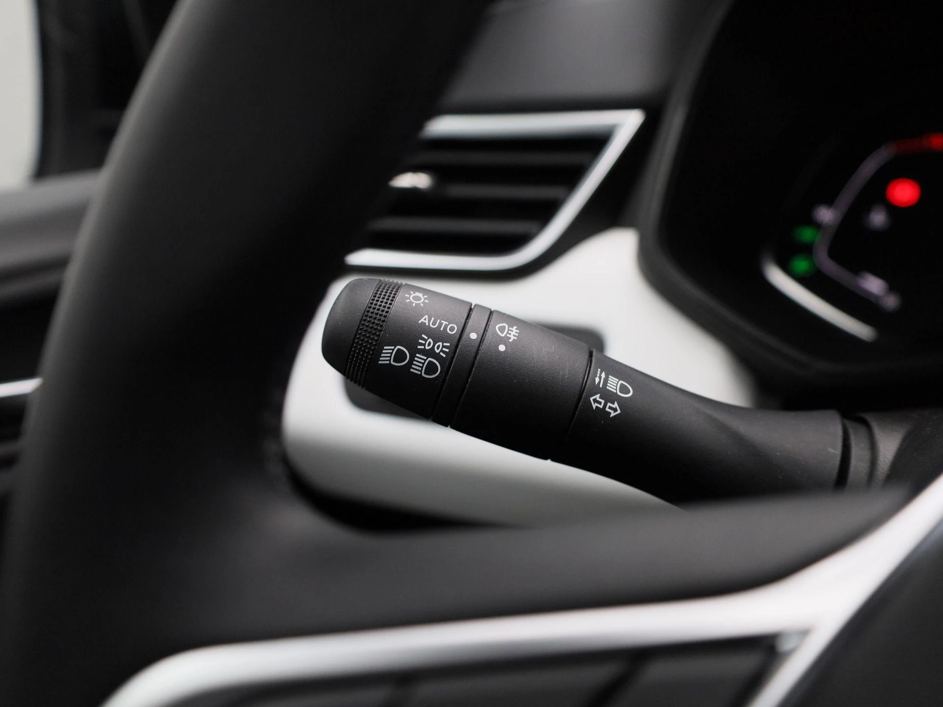 Renault-Clio-image-19