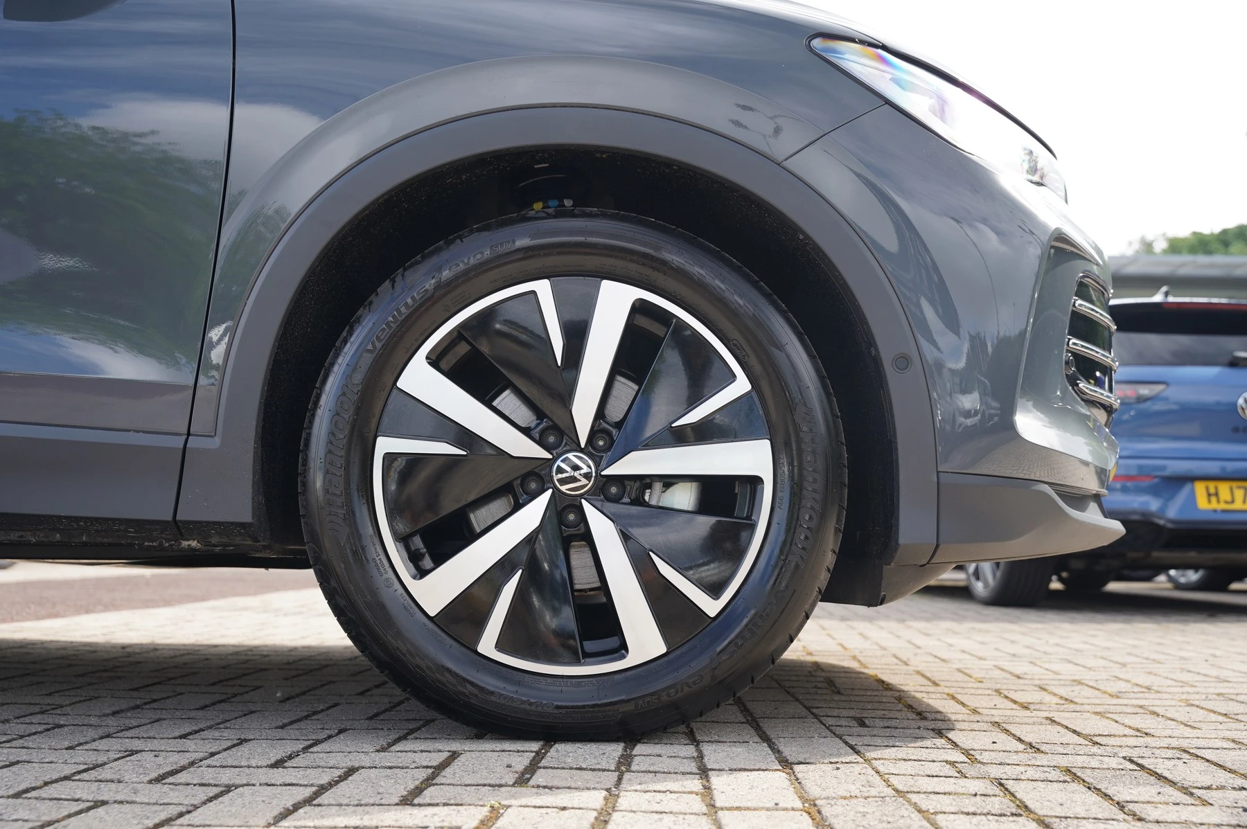 Volkswagen-Tiguan-image-33