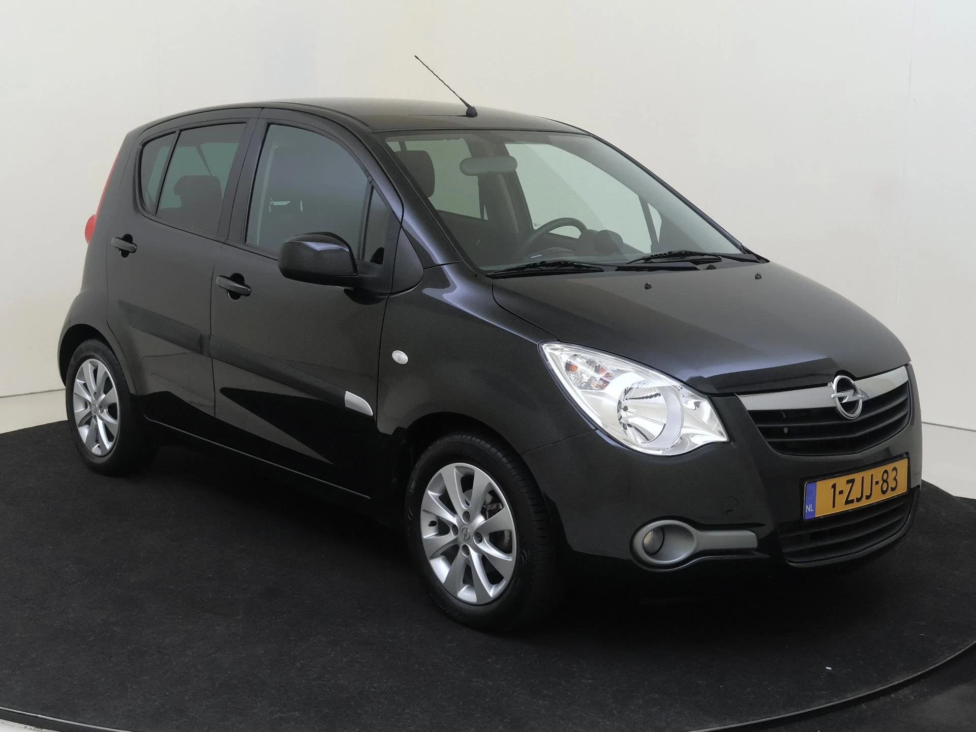 Opel-Agila-image-1