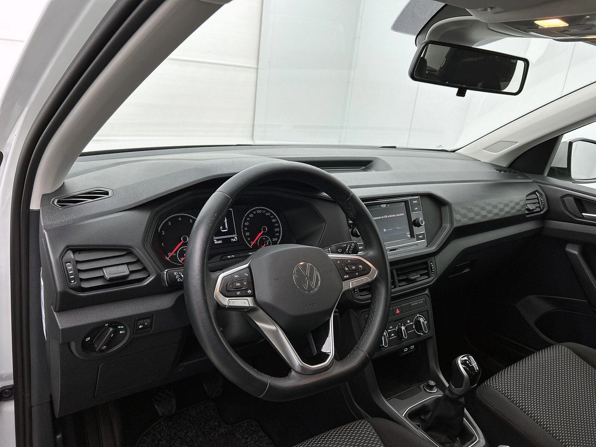 Volkswagen-T-Cross-image-16