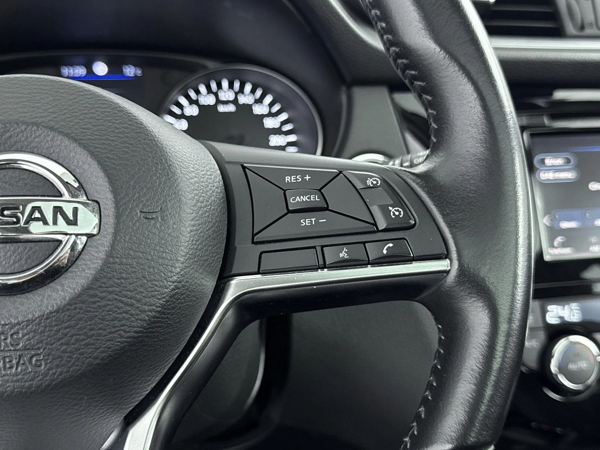 Nissan-QASHQAI-image-15