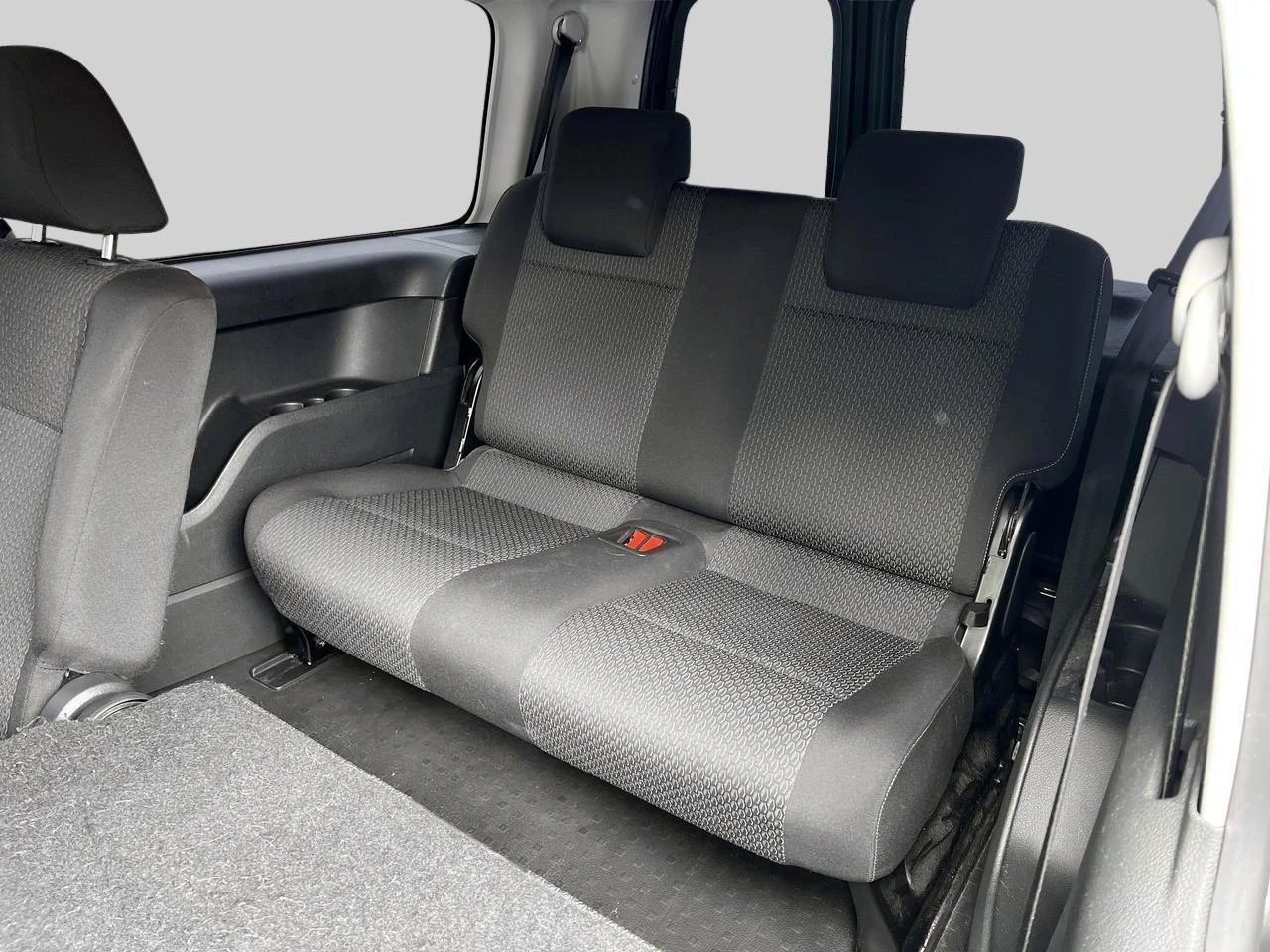 Volkswagen-Caddy-image-14