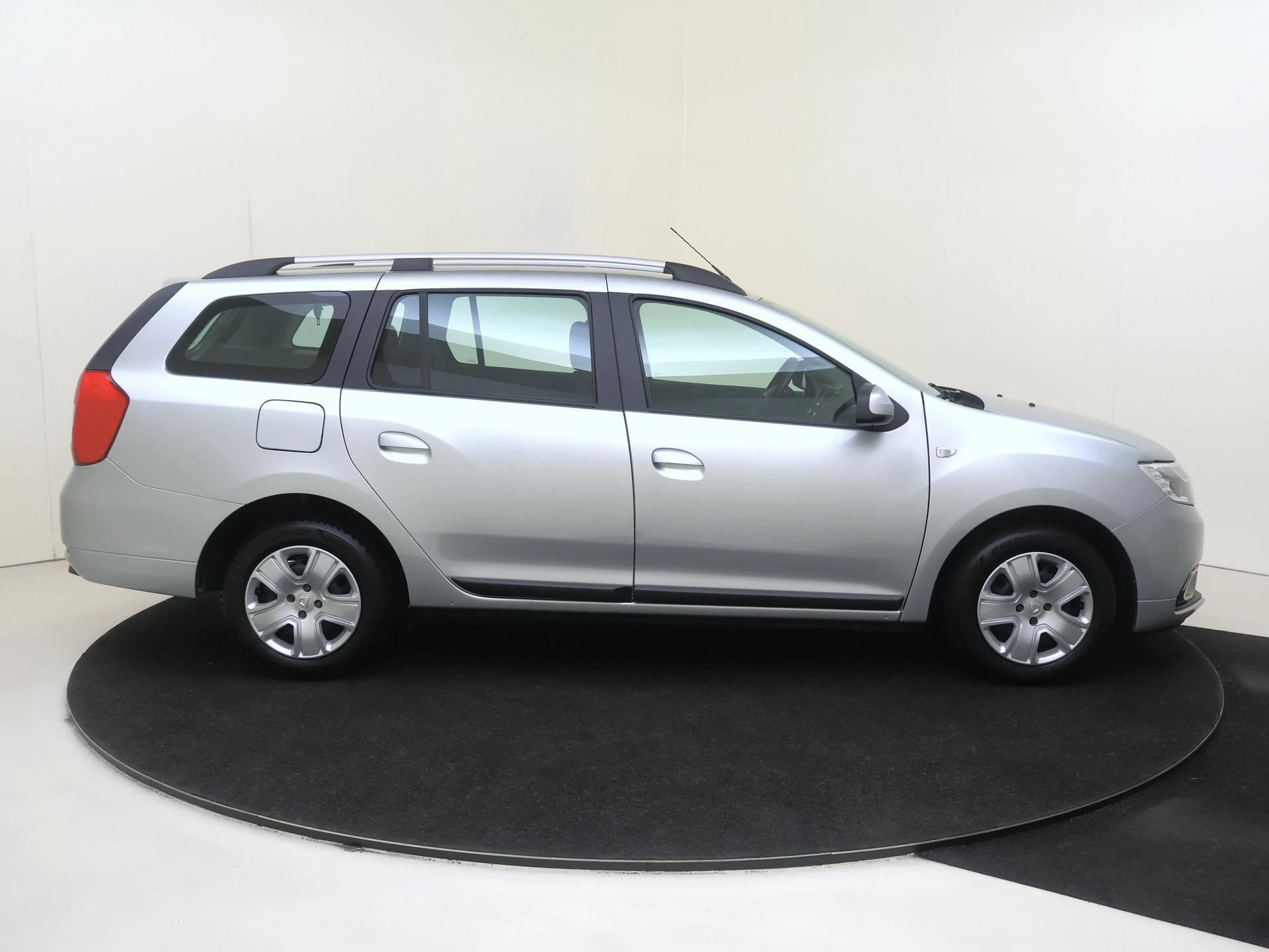 Dacia-Logan-image-8