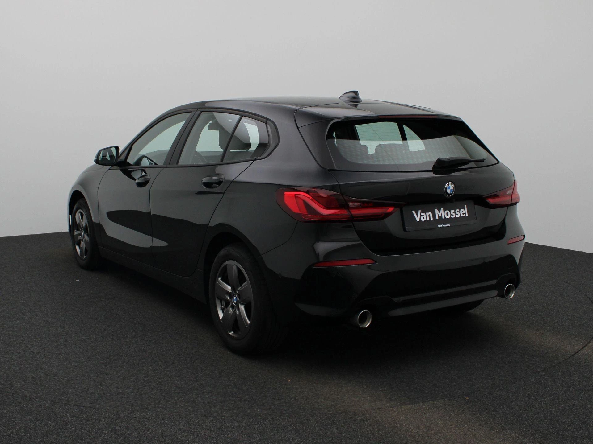 BMW-1 Reeks-image-1
