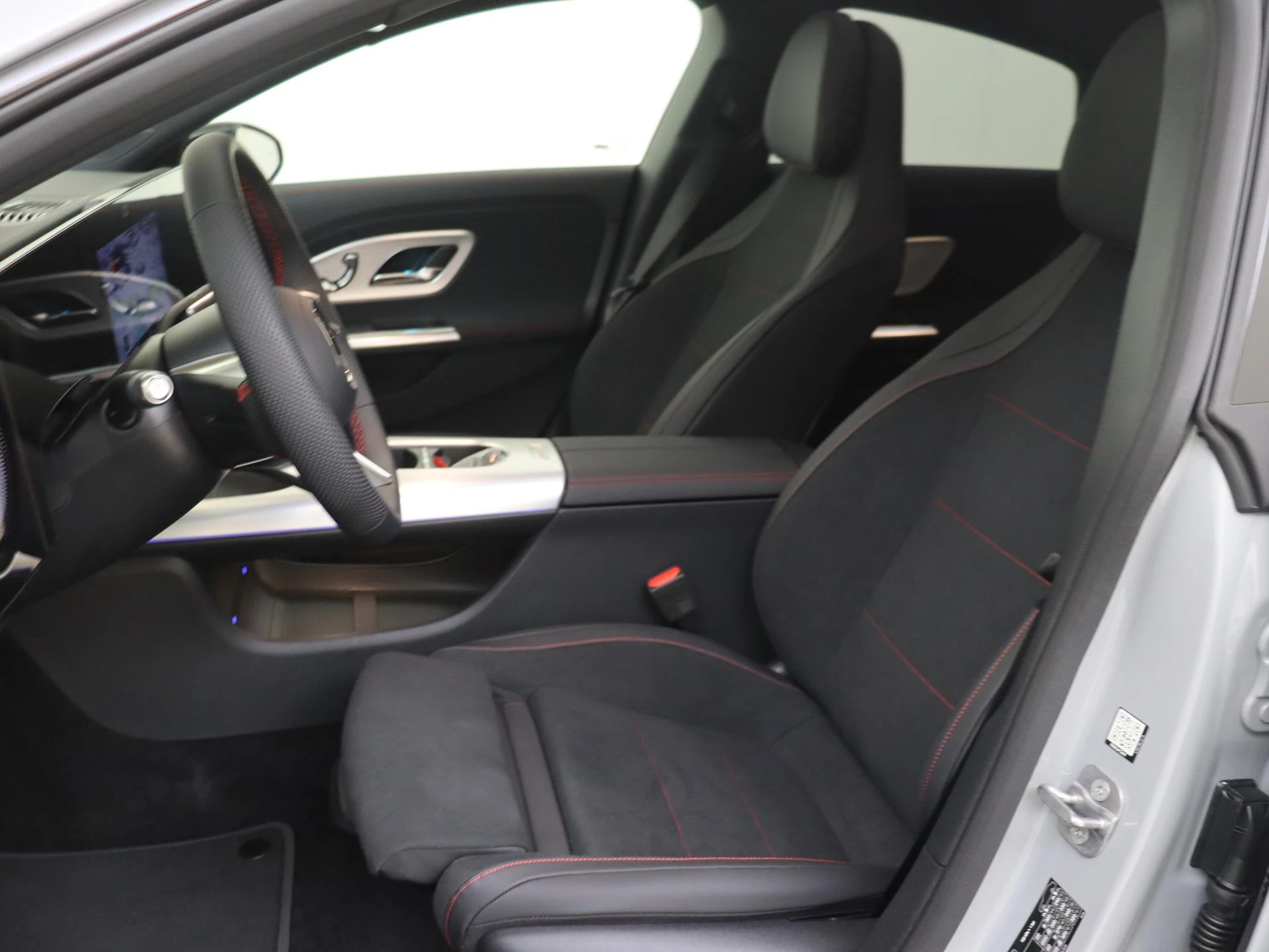 Mercedes-Benz-CLA-image-12