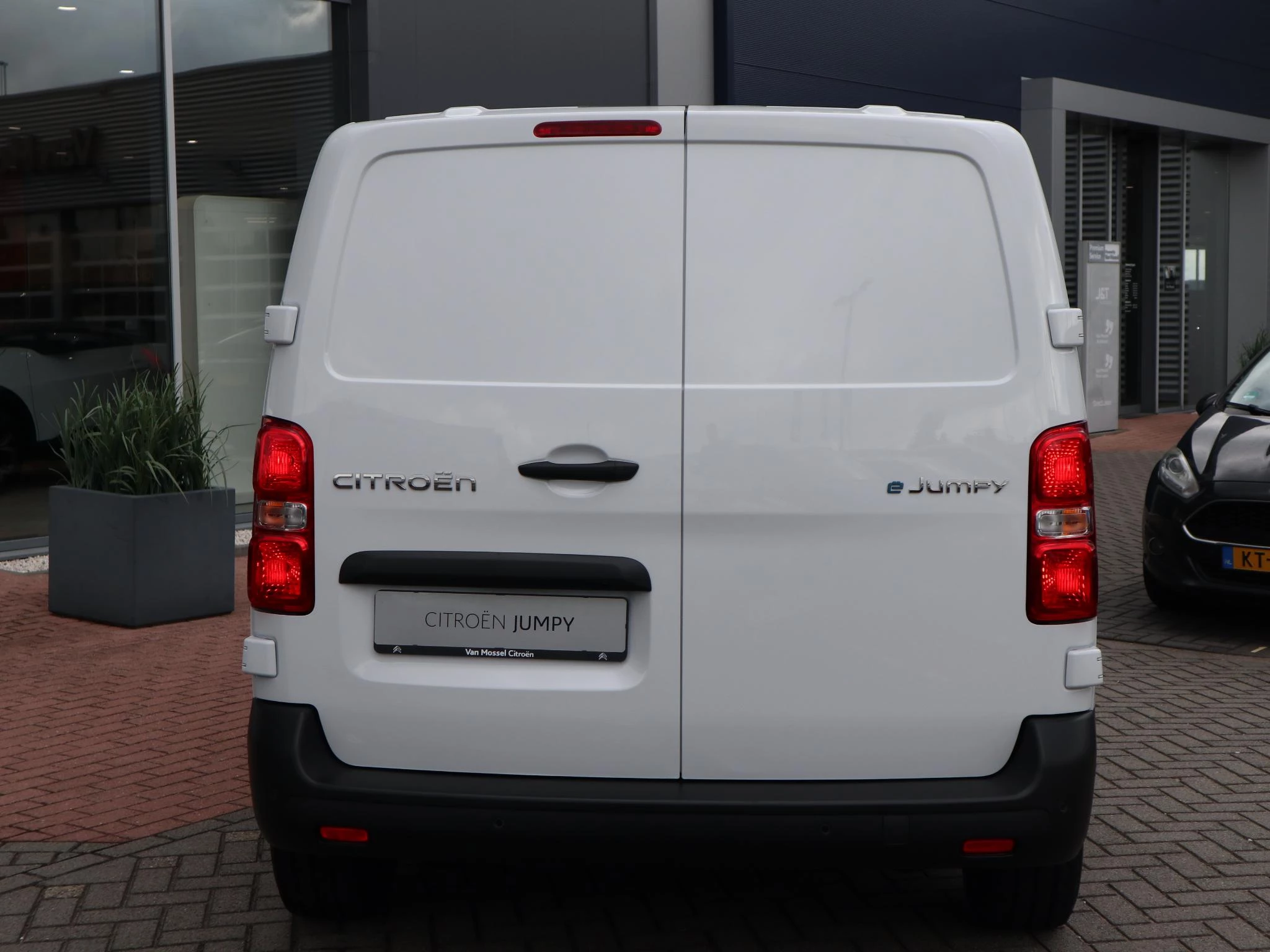 Citroën-ë-Jumpy-image-16