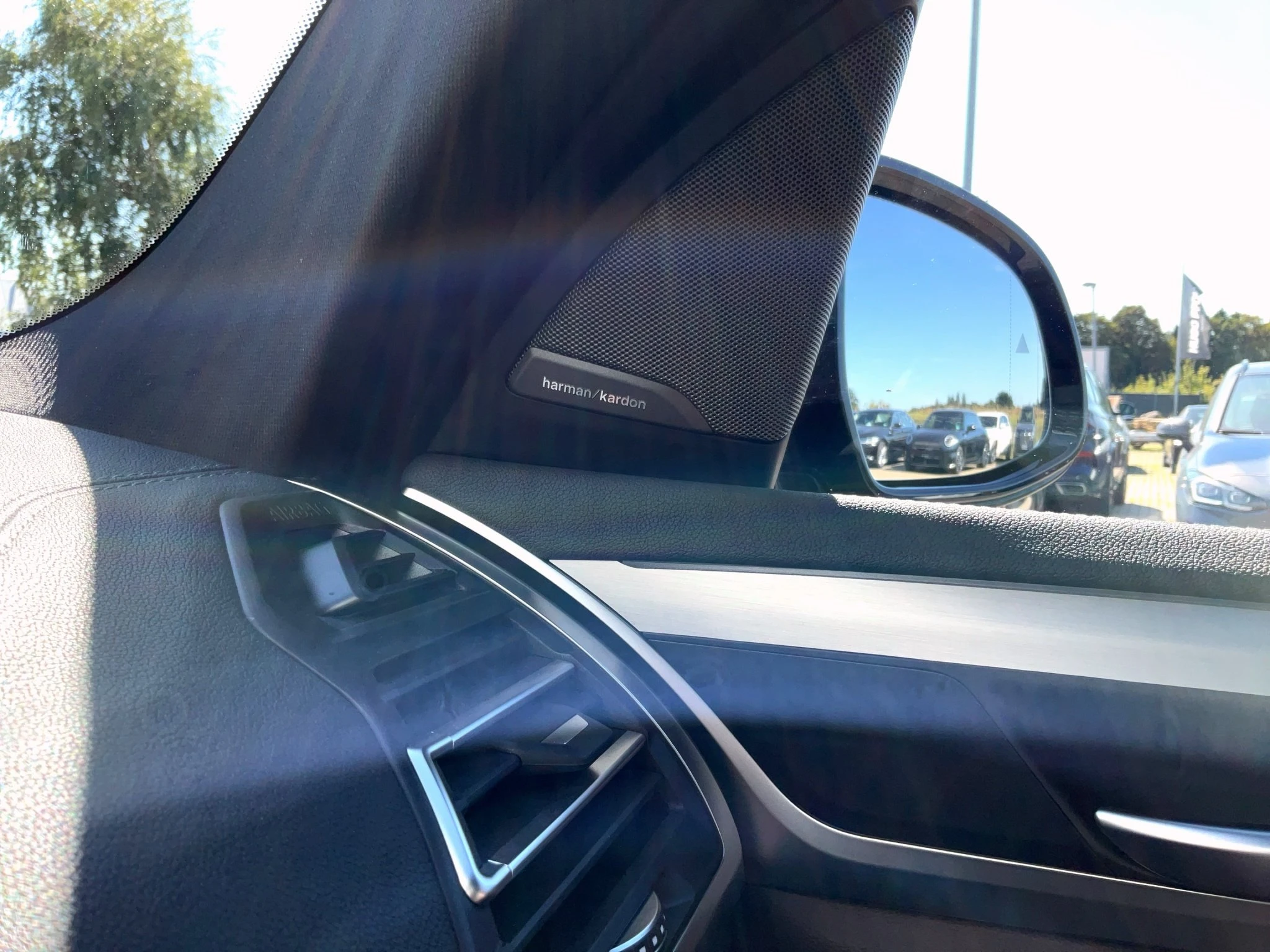 BMW-iX3-image-19