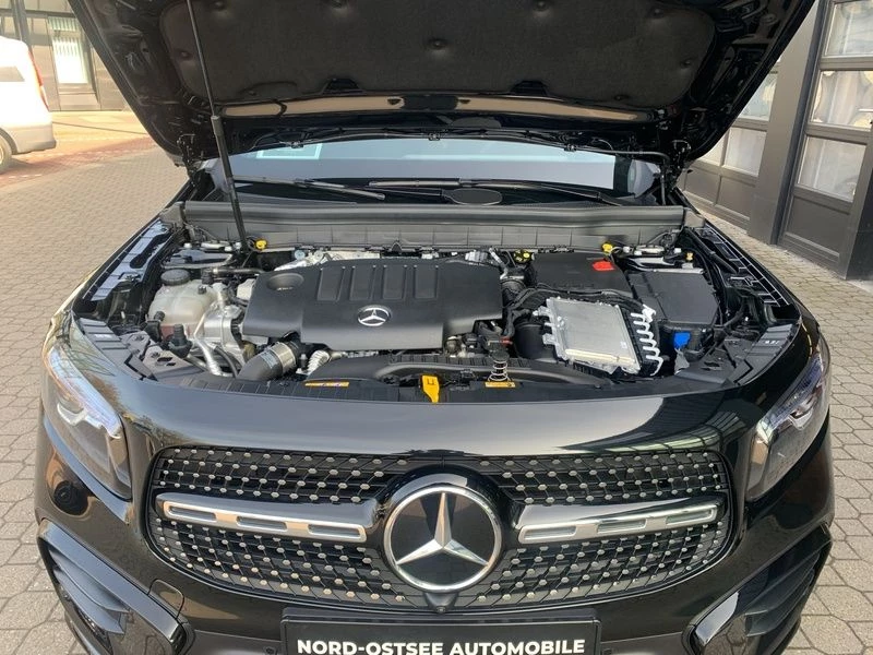 Mercedes-Benz GLB 200 d AMG PANO TEMPO 360° AHK SITZHZG NIGHT AMG Line